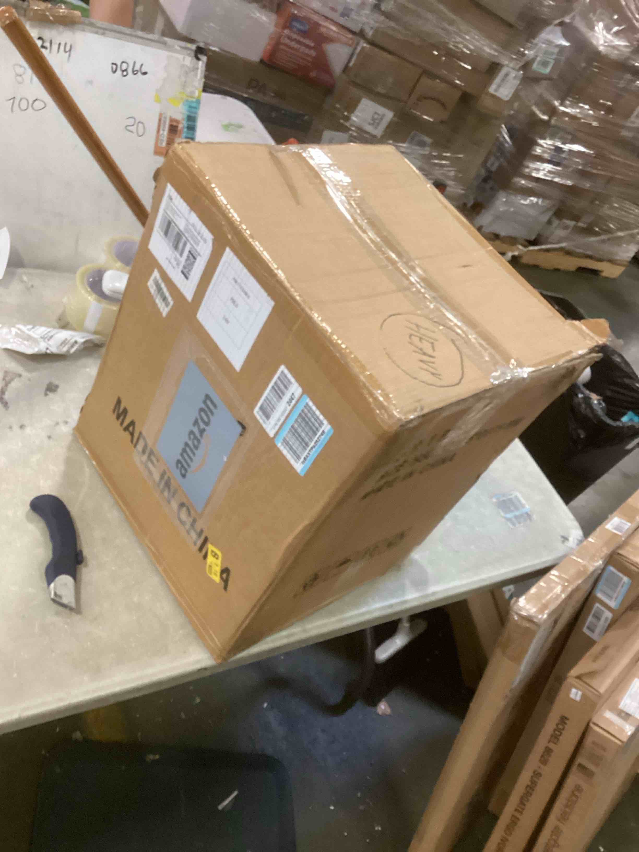 https://s3.amazonaws.com/lotting-images-prod/bidfta/BLU5964014_1709585929714.jpeg