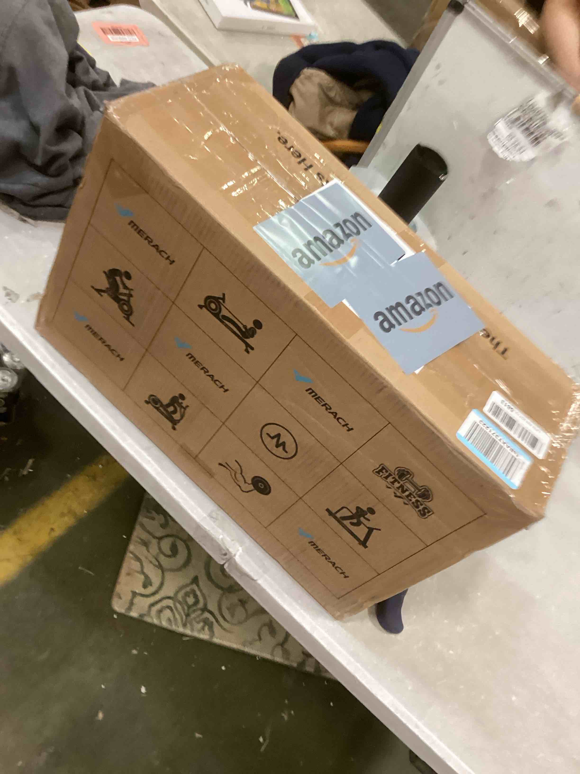 https://s3.amazonaws.com/lotting-images-prod/bidfta/BLU5964144_1709653330115.jpeg