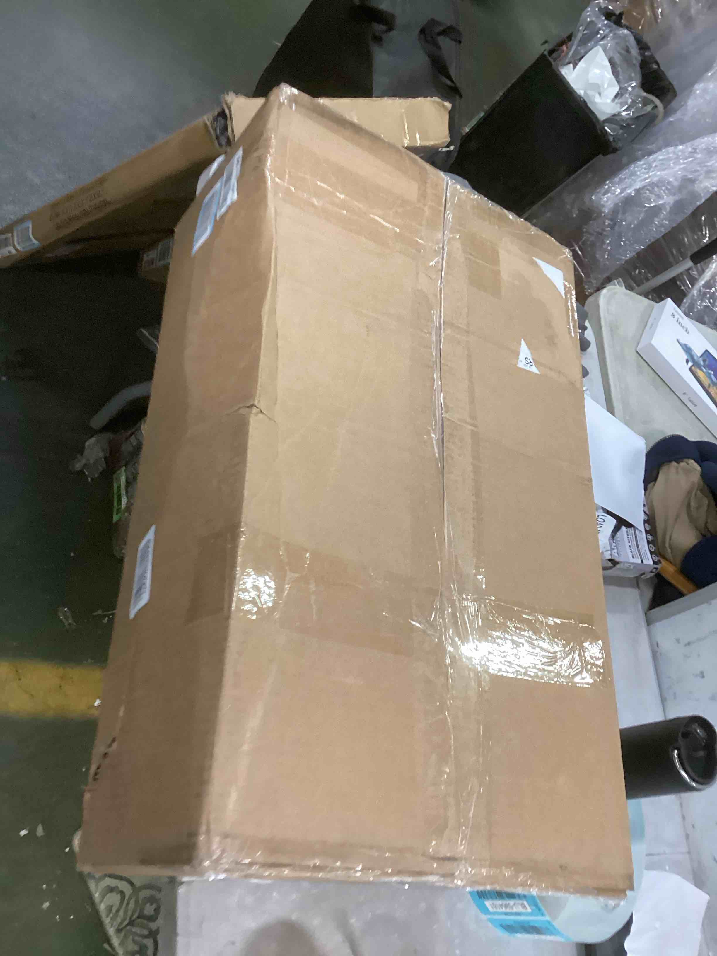 https://s3.amazonaws.com/lotting-images-prod/bidfta/BLU5964161_1709655093624.jpeg