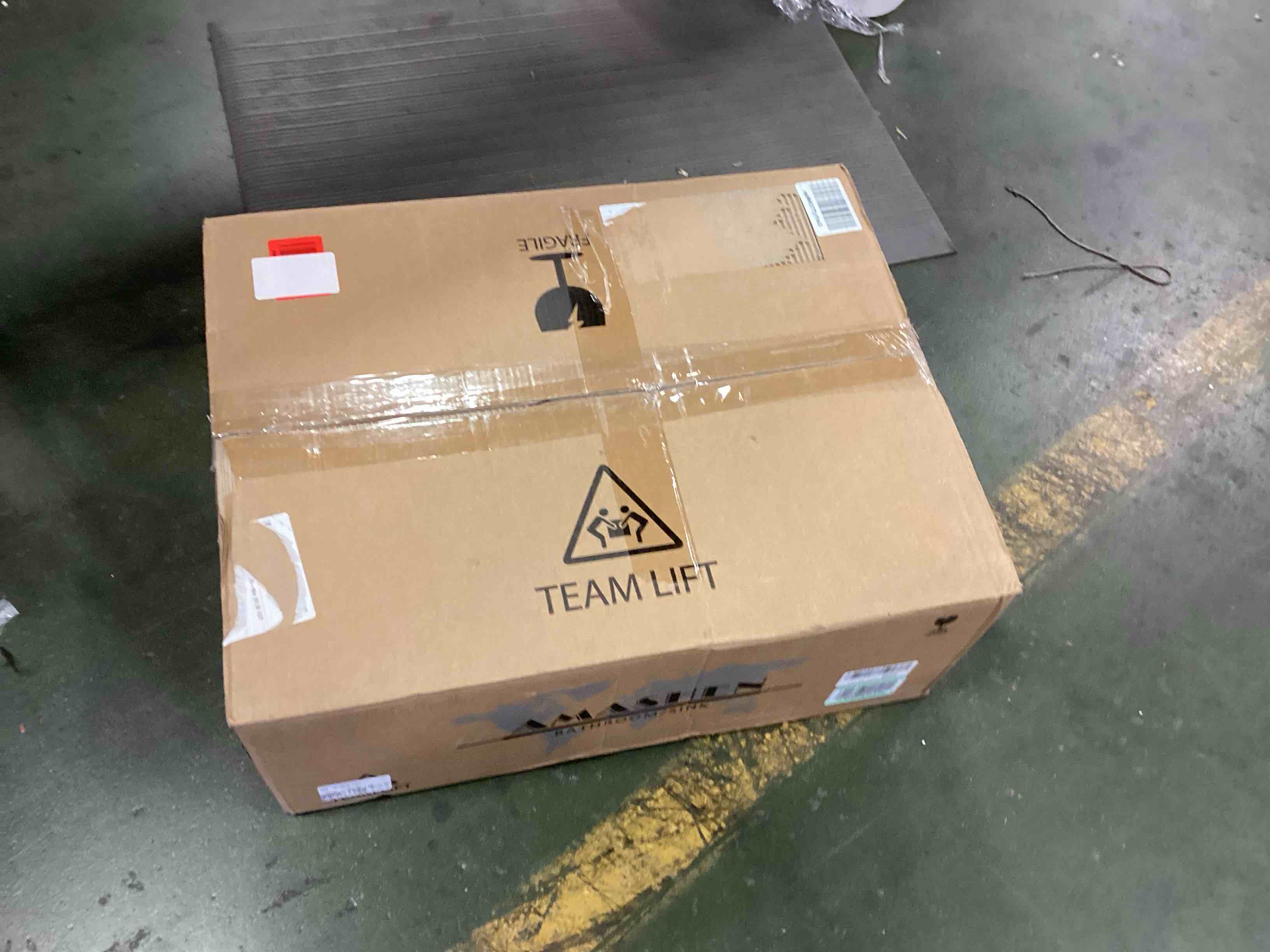 https://s3.amazonaws.com/lotting-images-prod/bidfta/BLU5964459_1708698966388.jpeg