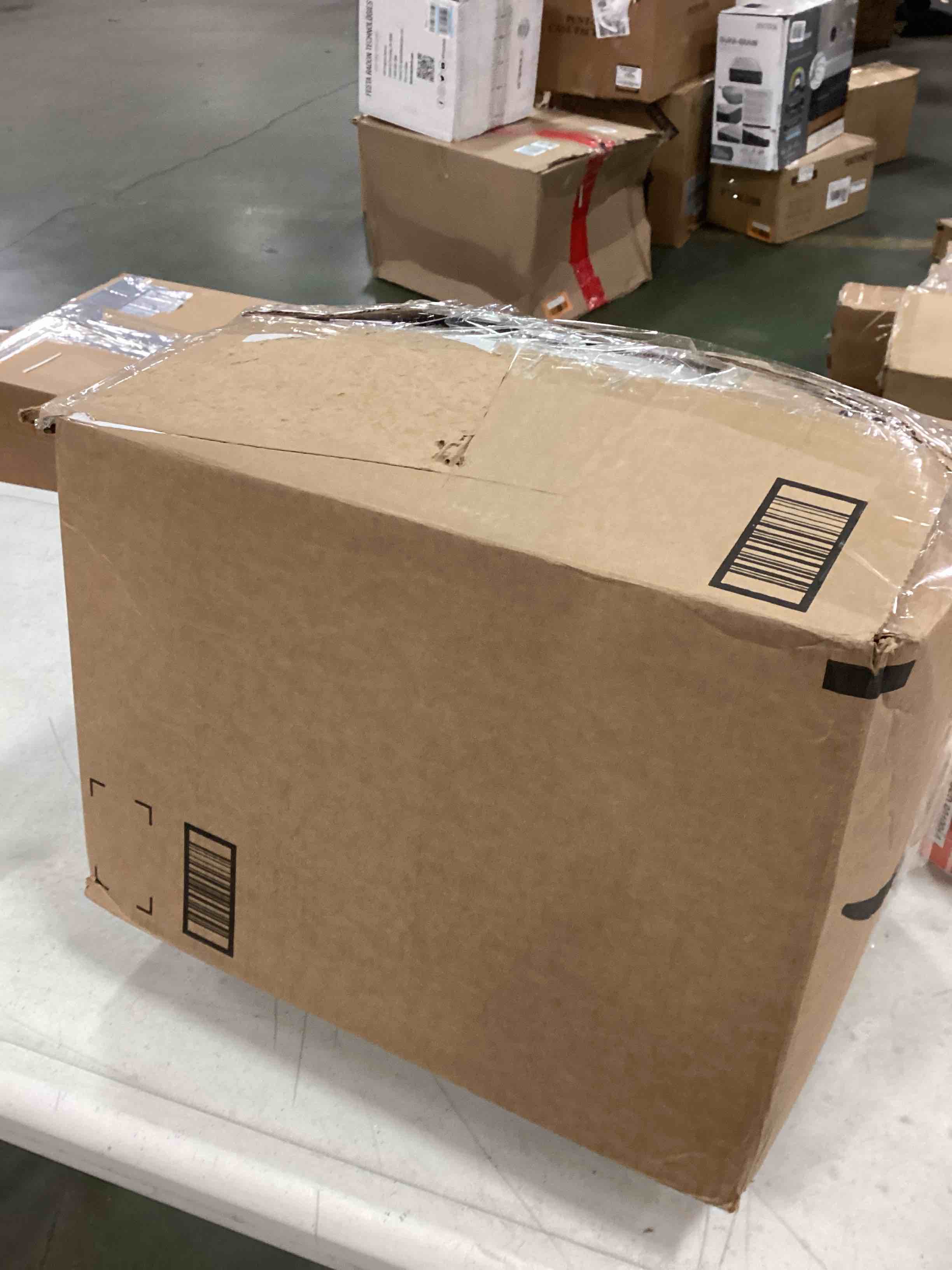 https://s3.amazonaws.com/lotting-images-prod/bidfta/BLU5964532_1708780095539.jpeg