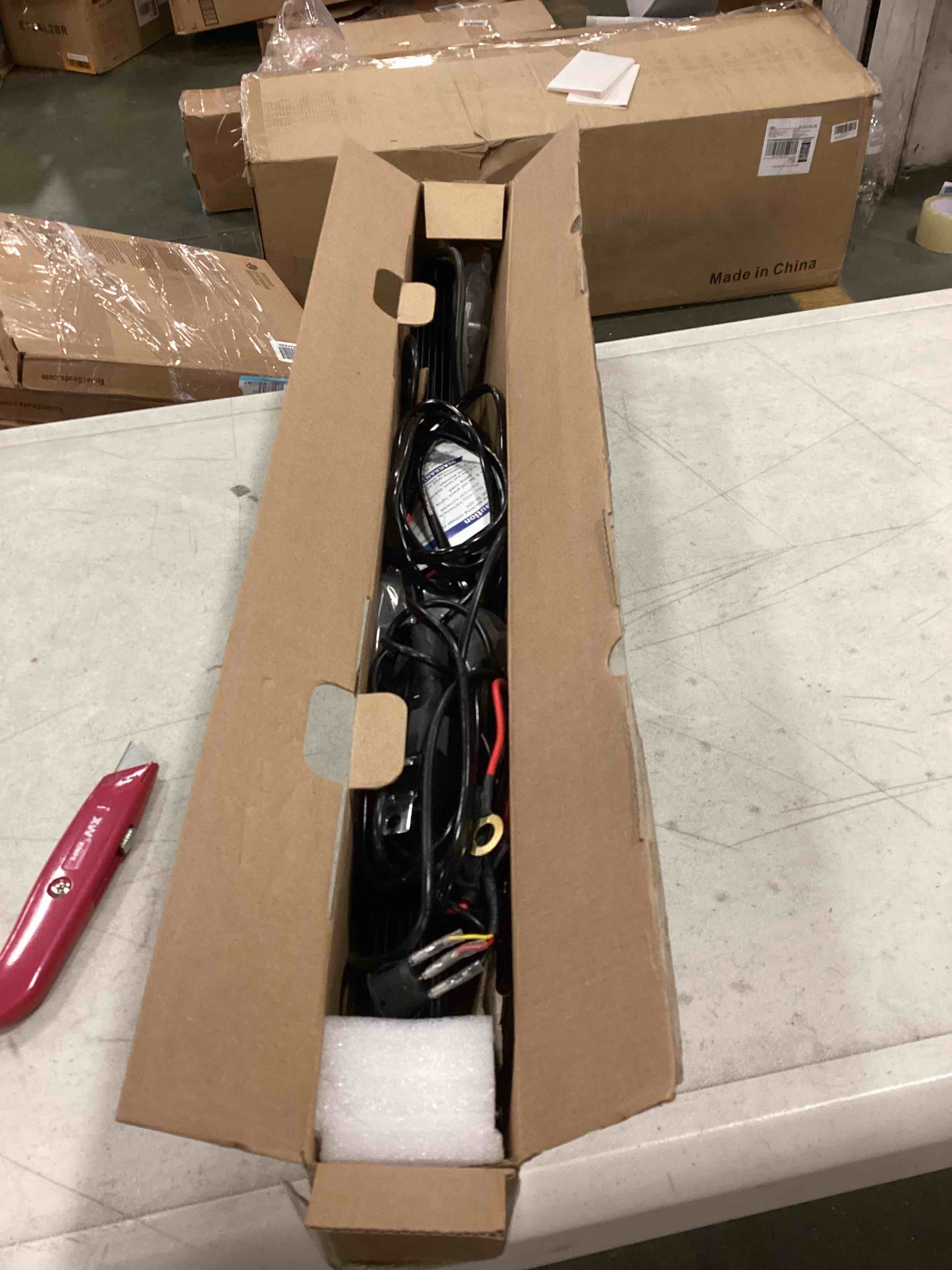 https://s3.amazonaws.com/lotting-images-prod/bidfta/BLU5964549_1708781459140.jpeg