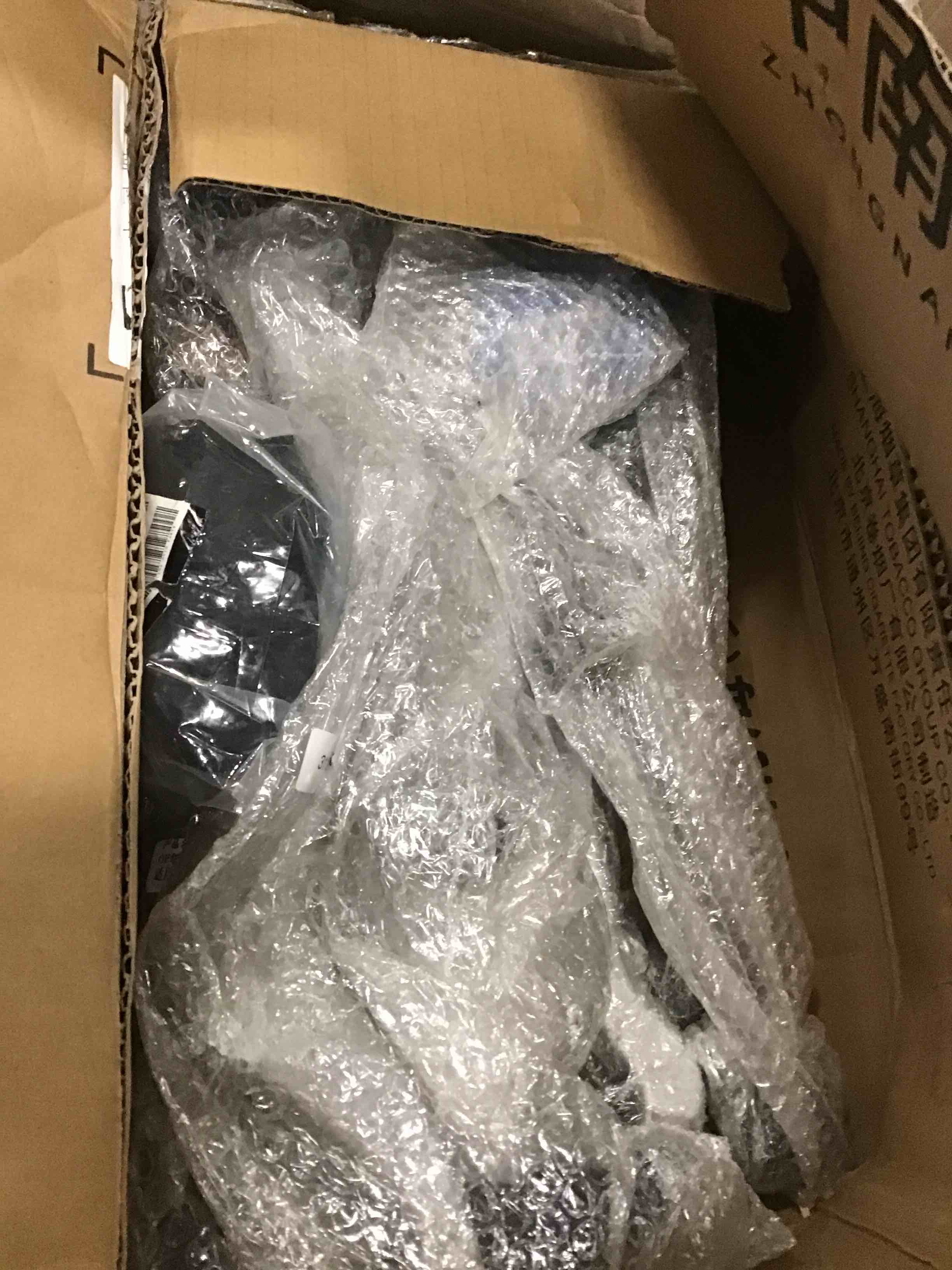https://s3.amazonaws.com/lotting-images-prod/bidfta/BLU5965439_1710783285616.jpeg