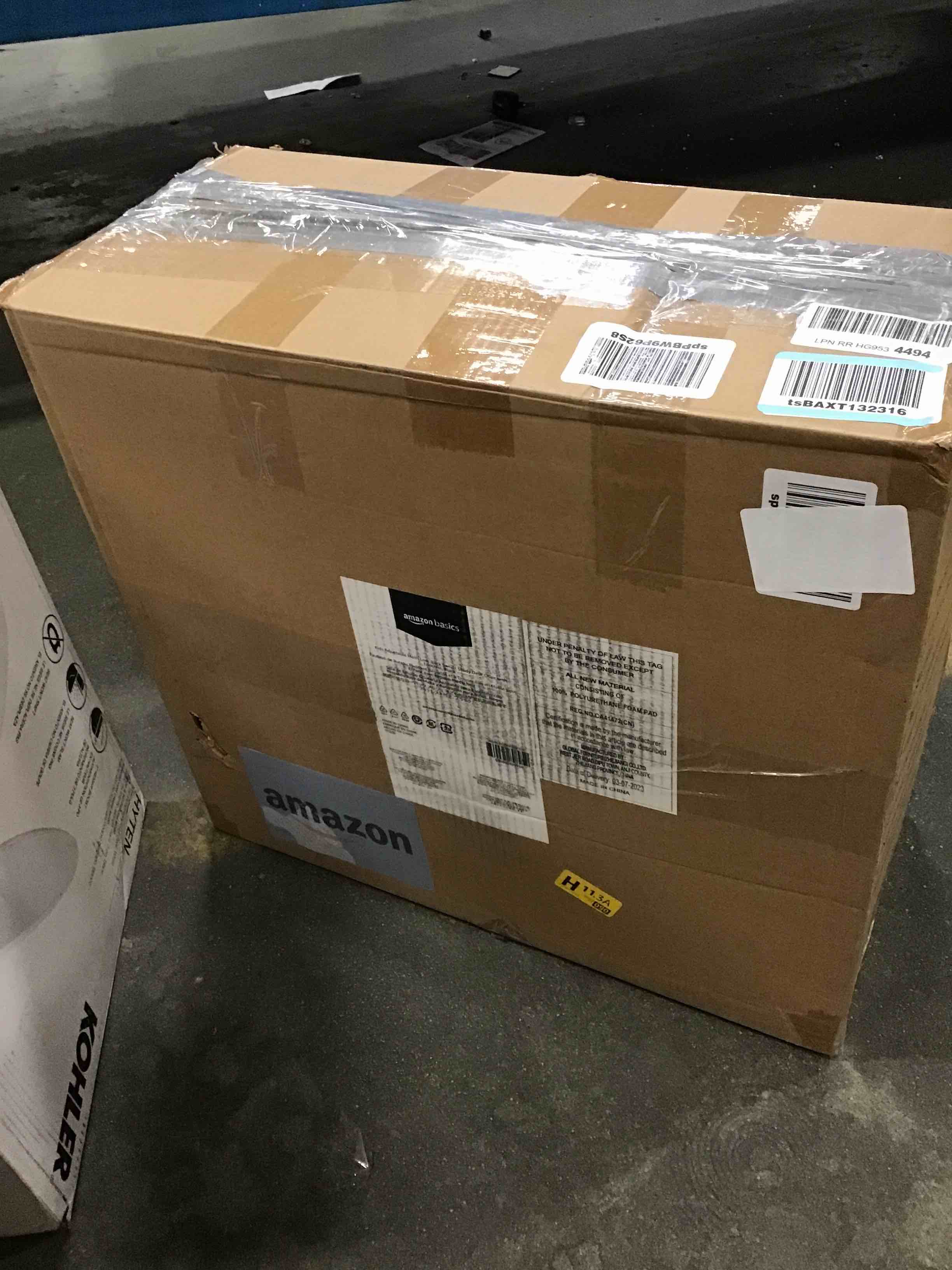 https://s3.amazonaws.com/lotting-images-prod/bidfta/BLU5965534_1710854147420.jpeg