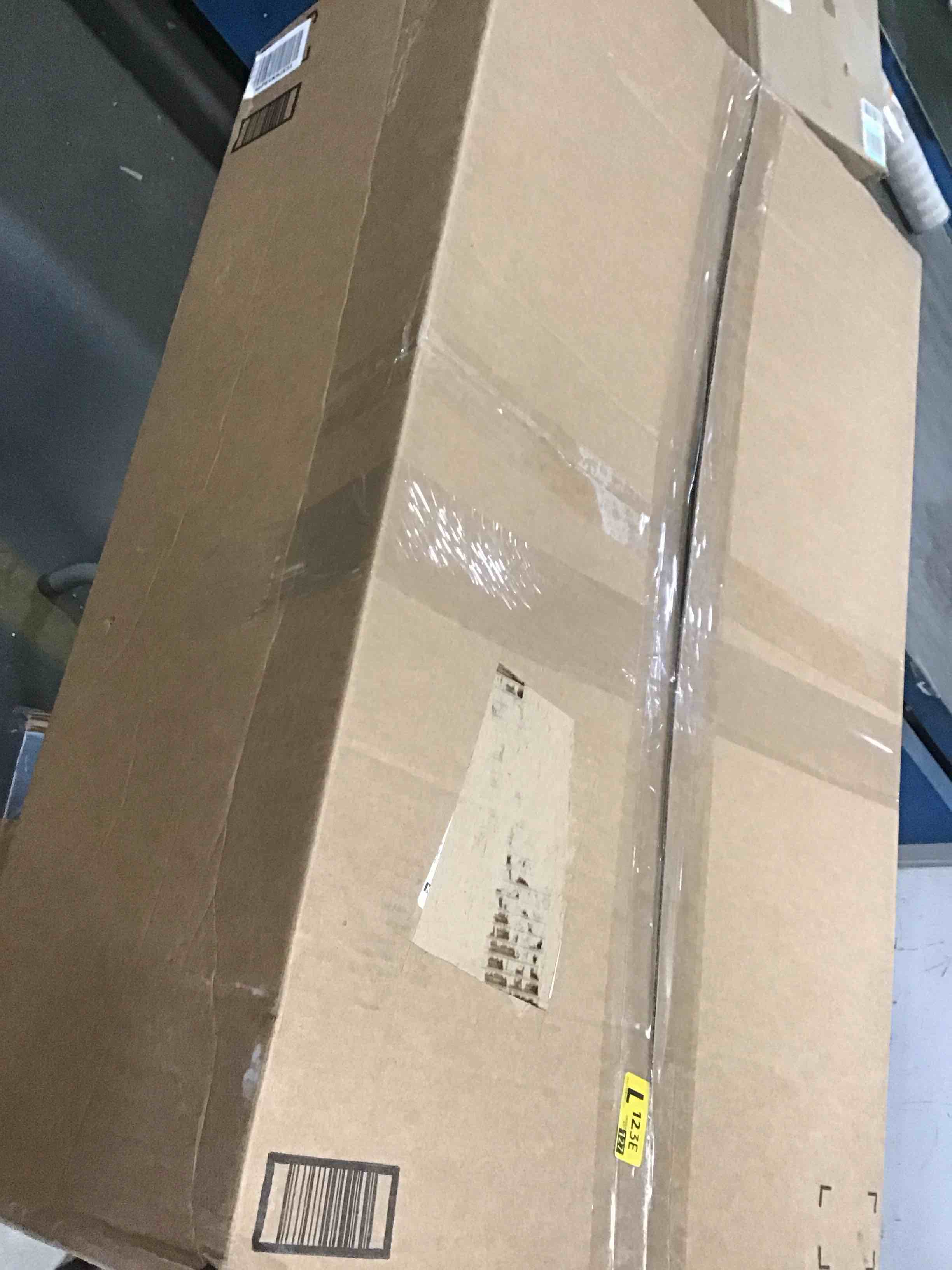 https://s3.amazonaws.com/lotting-images-prod/bidfta/BLU5968004_1708101268277.jpeg