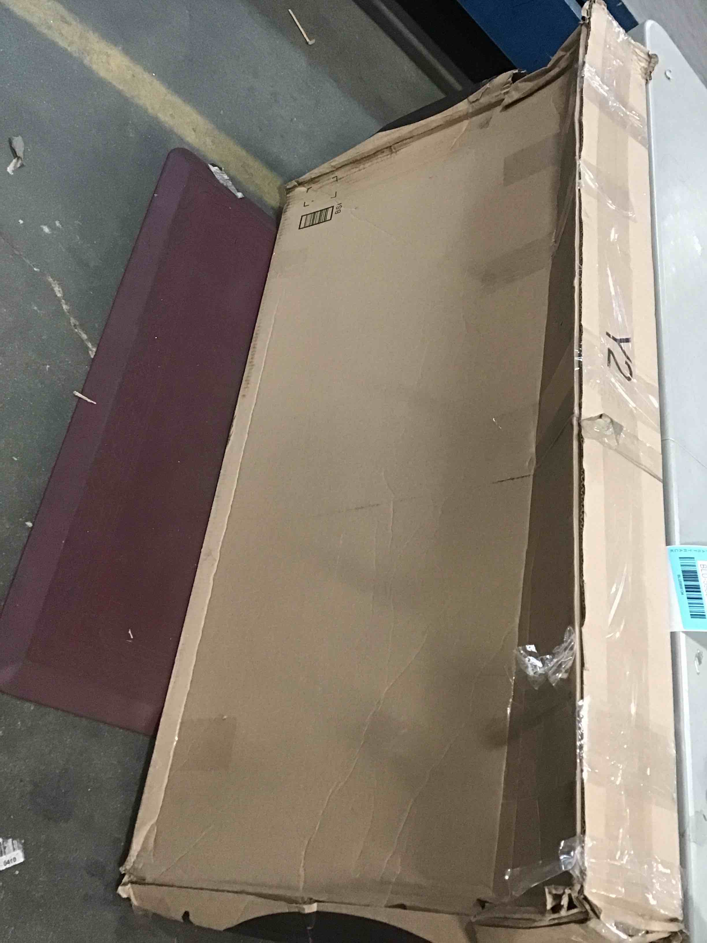 https://s3.amazonaws.com/lotting-images-prod/bidfta/BLU5968134_1708175581453.jpeg