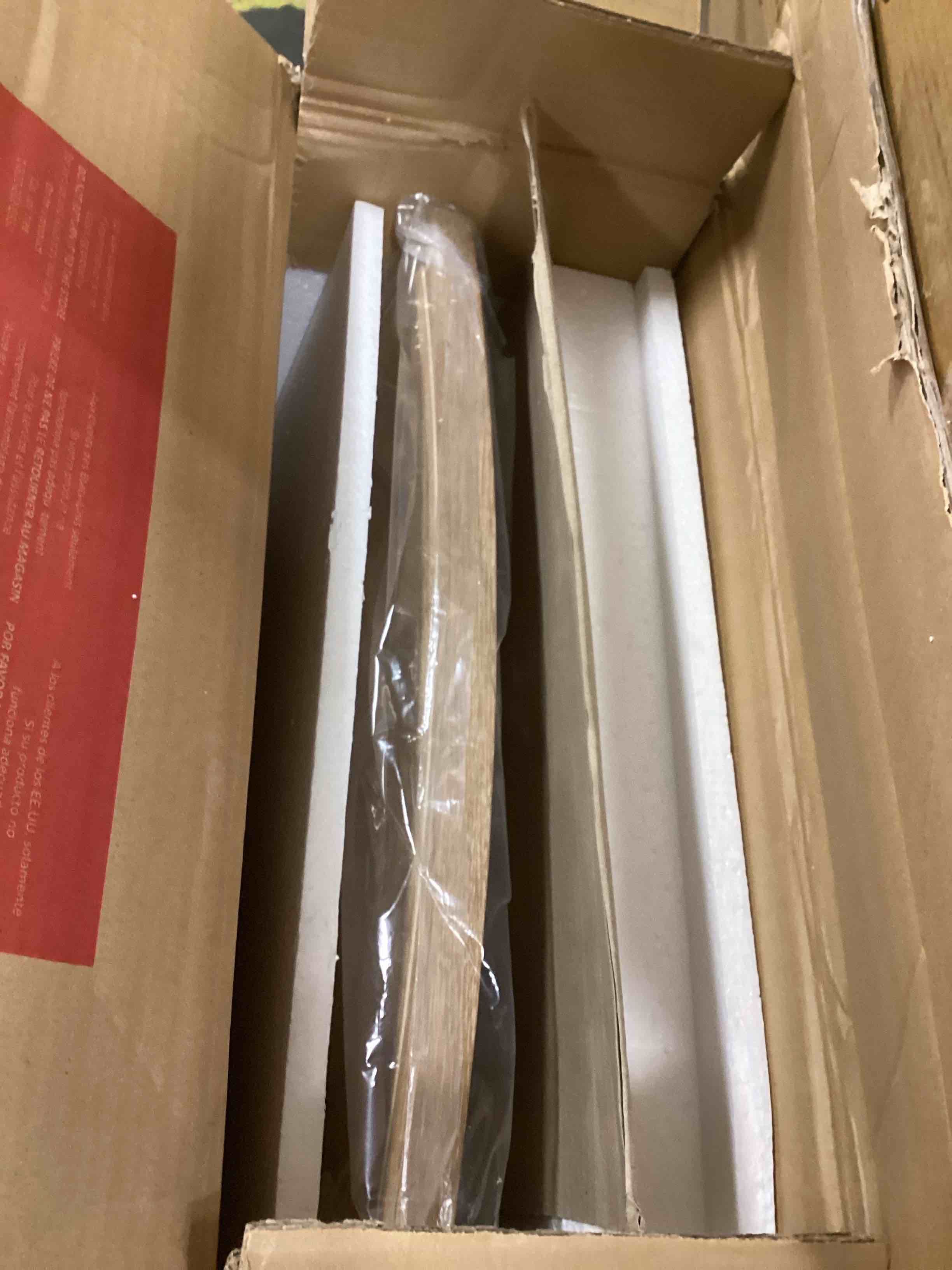 https://s3.amazonaws.com/lotting-images-prod/bidfta/BLU5969310_1708713232794.jpeg