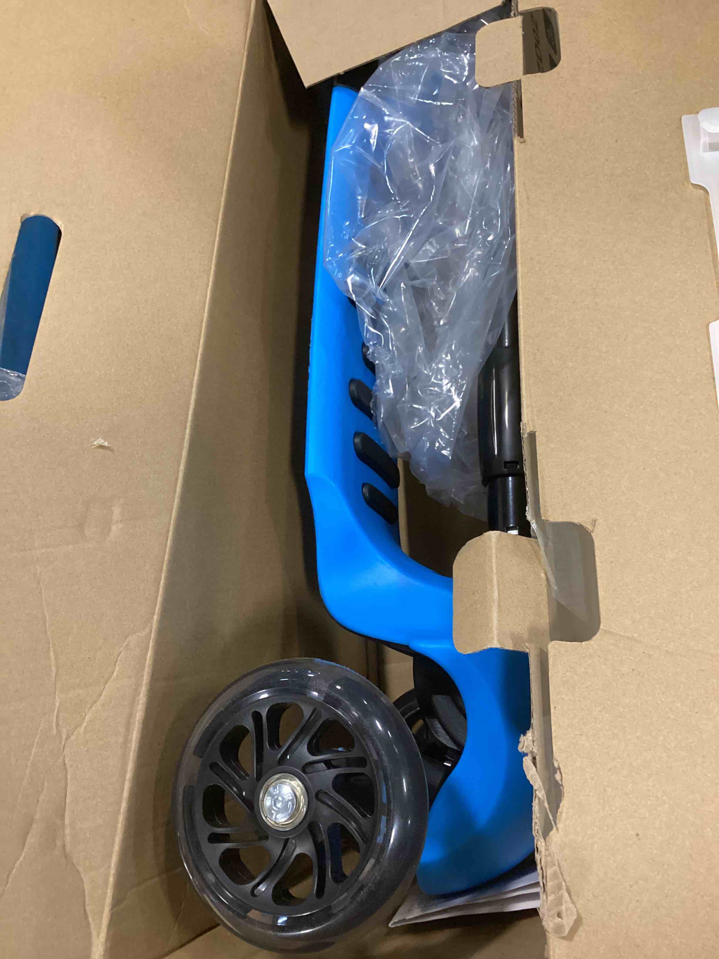 https://s3.amazonaws.com/lotting-images-prod/bidfta/BLU5970480_1708187765422.jpeg