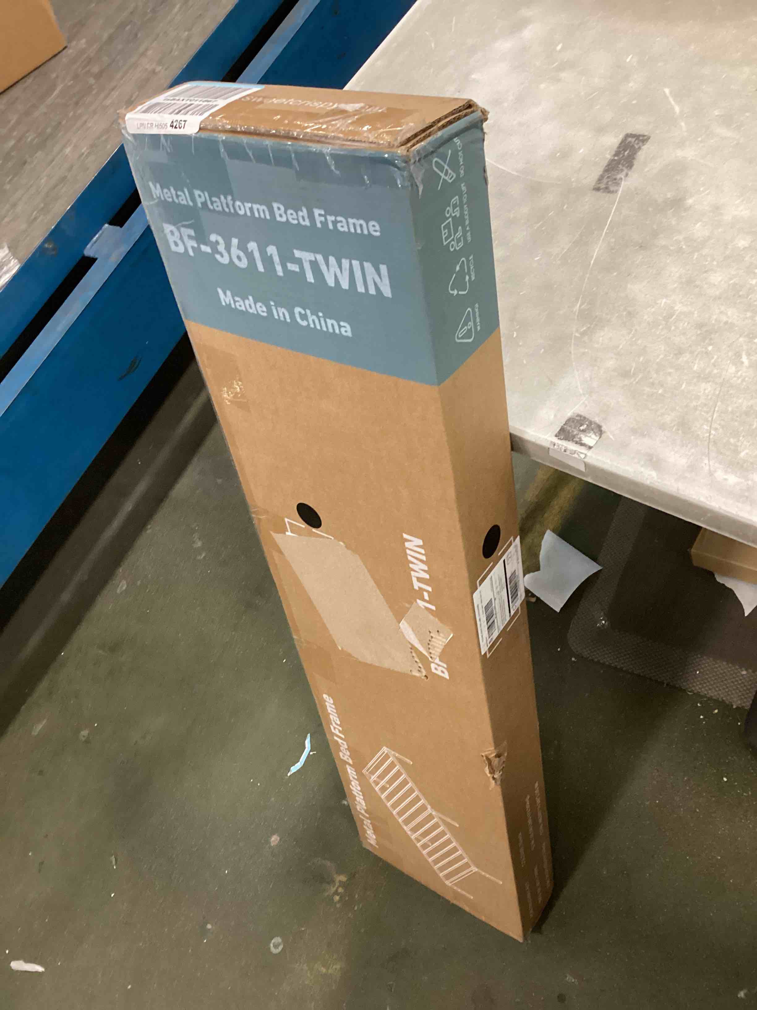 https://s3.amazonaws.com/lotting-images-prod/bidfta/BLU5970481_1708187849659.jpeg