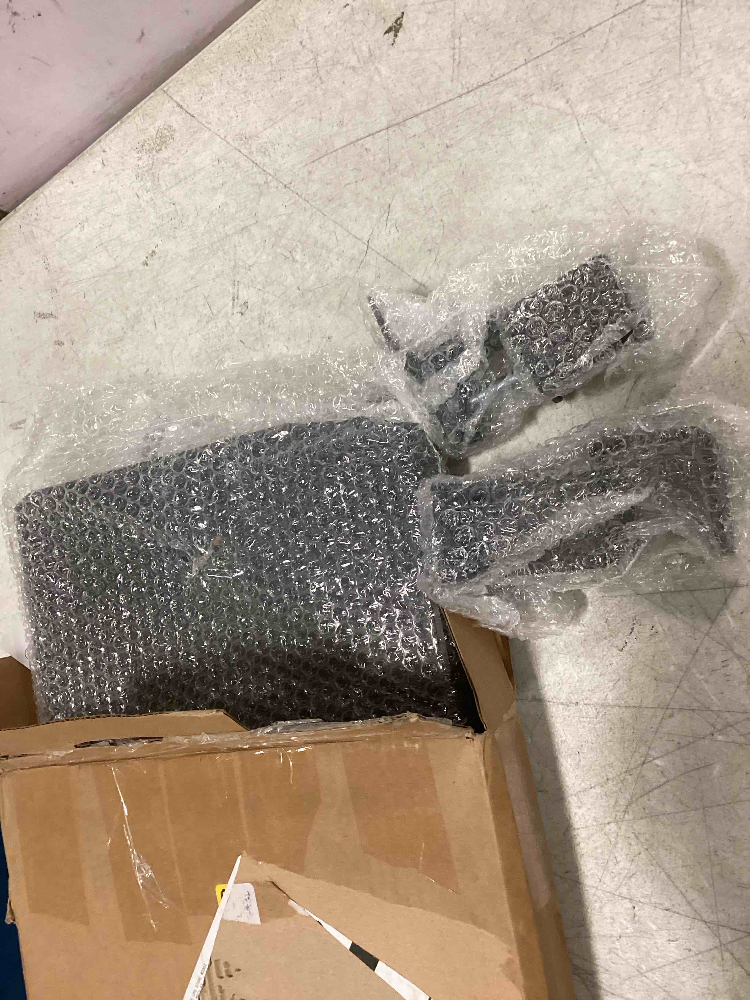 https://s3.amazonaws.com/lotting-images-prod/bidfta/BLU5970828_1708430818076.jpeg