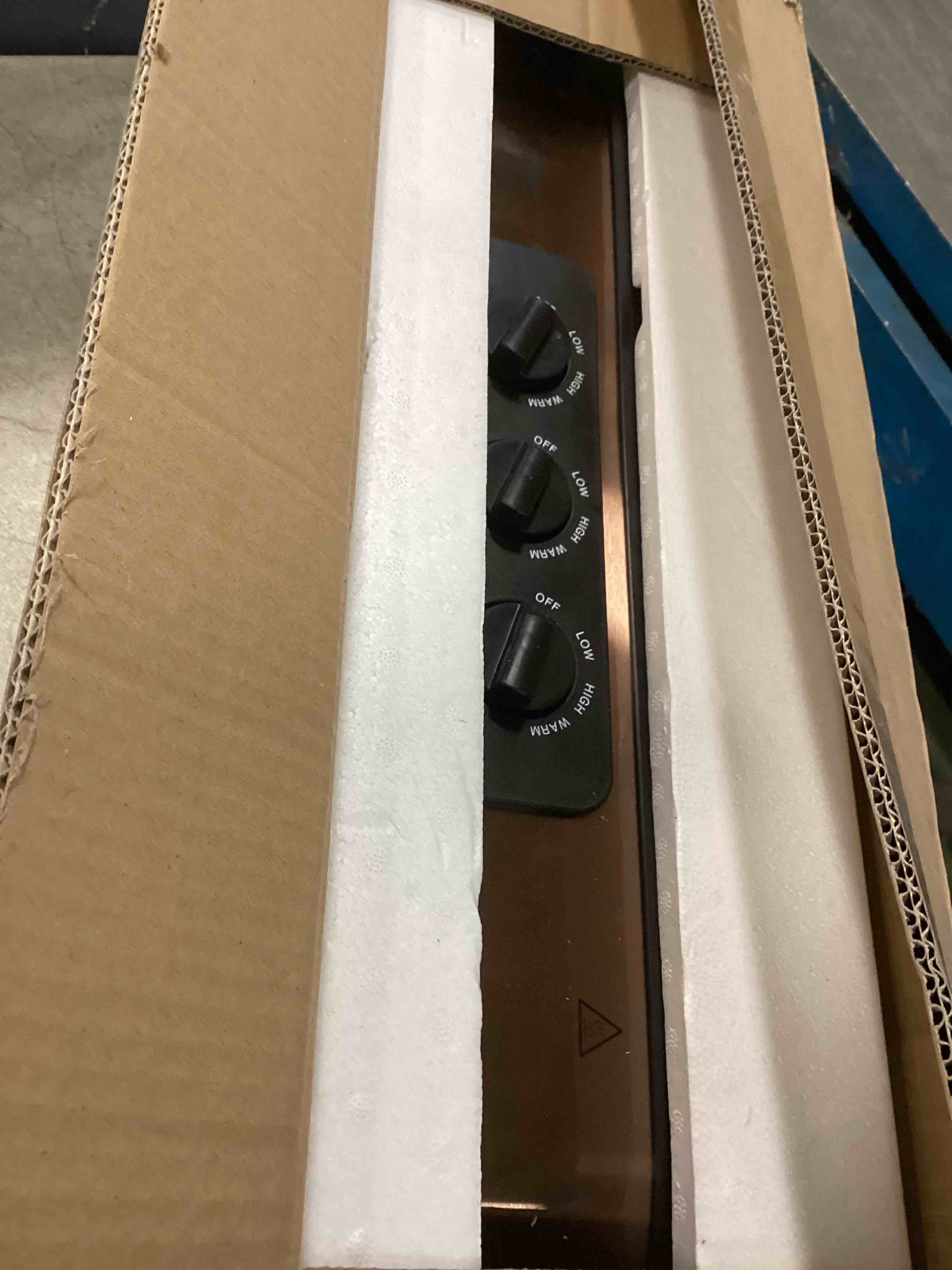https://s3.amazonaws.com/lotting-images-prod/bidfta/BLU5971127_1708527268774.jpeg