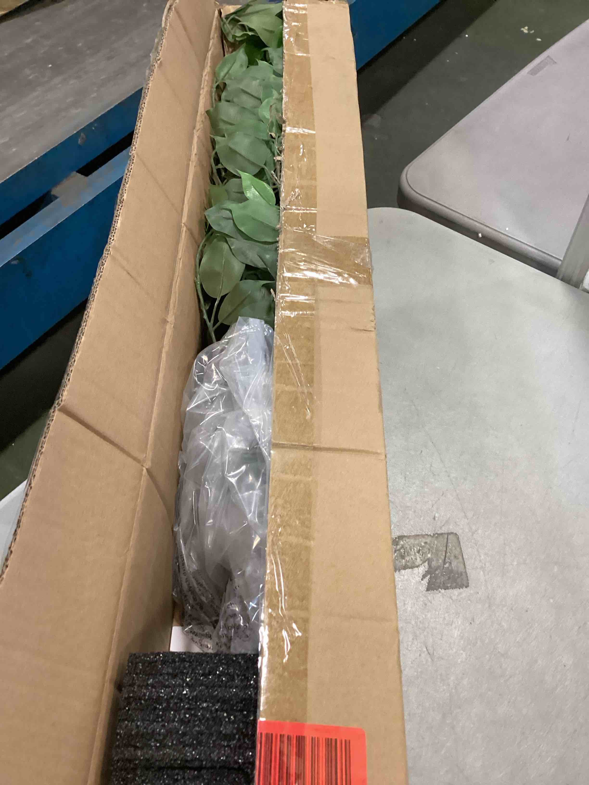 https://s3.amazonaws.com/lotting-images-prod/bidfta/BLU5971760_1708956785266.jpeg
