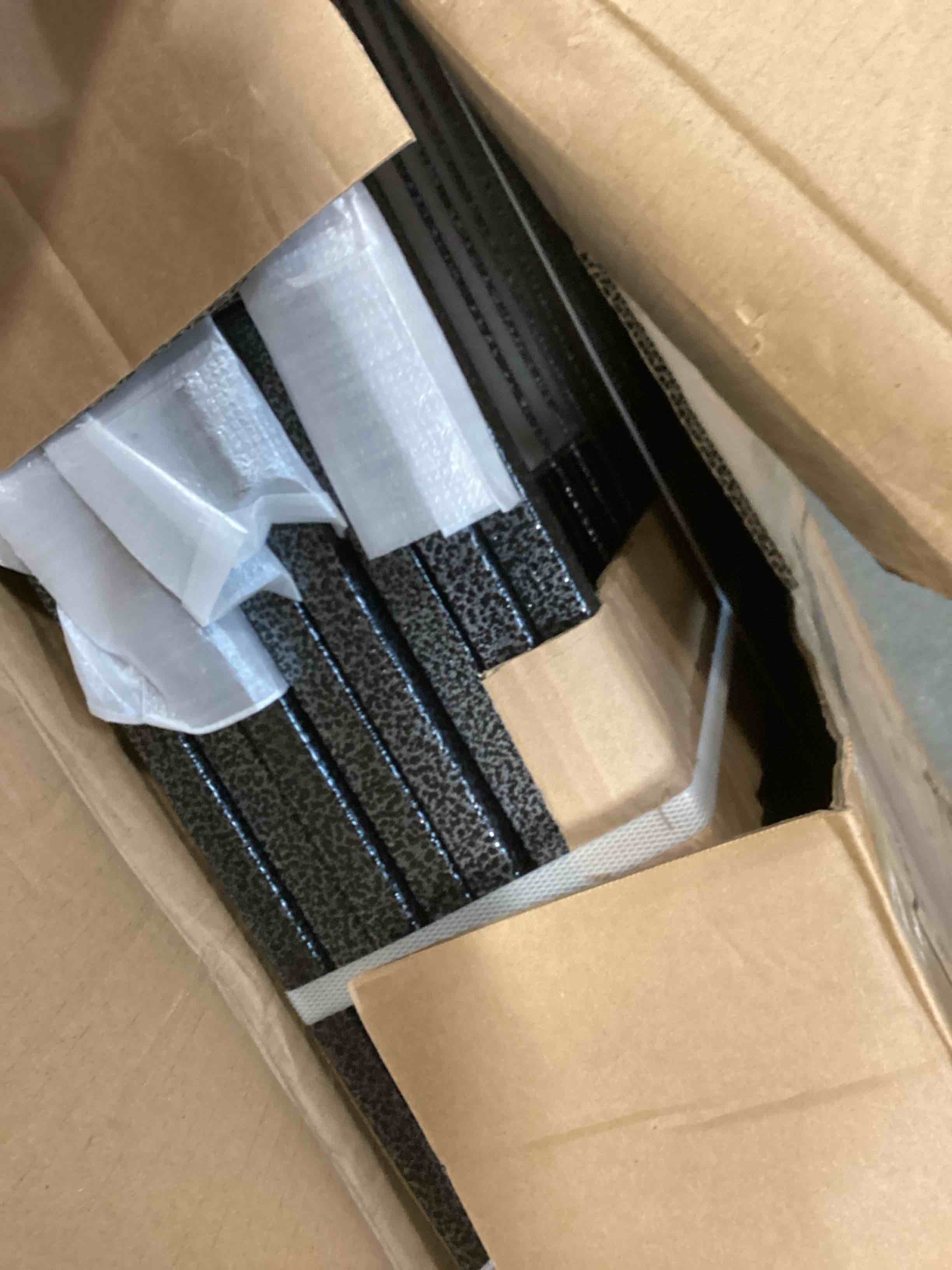 https://s3.amazonaws.com/lotting-images-prod/bidfta/BLU5971811_1708961998073.jpeg