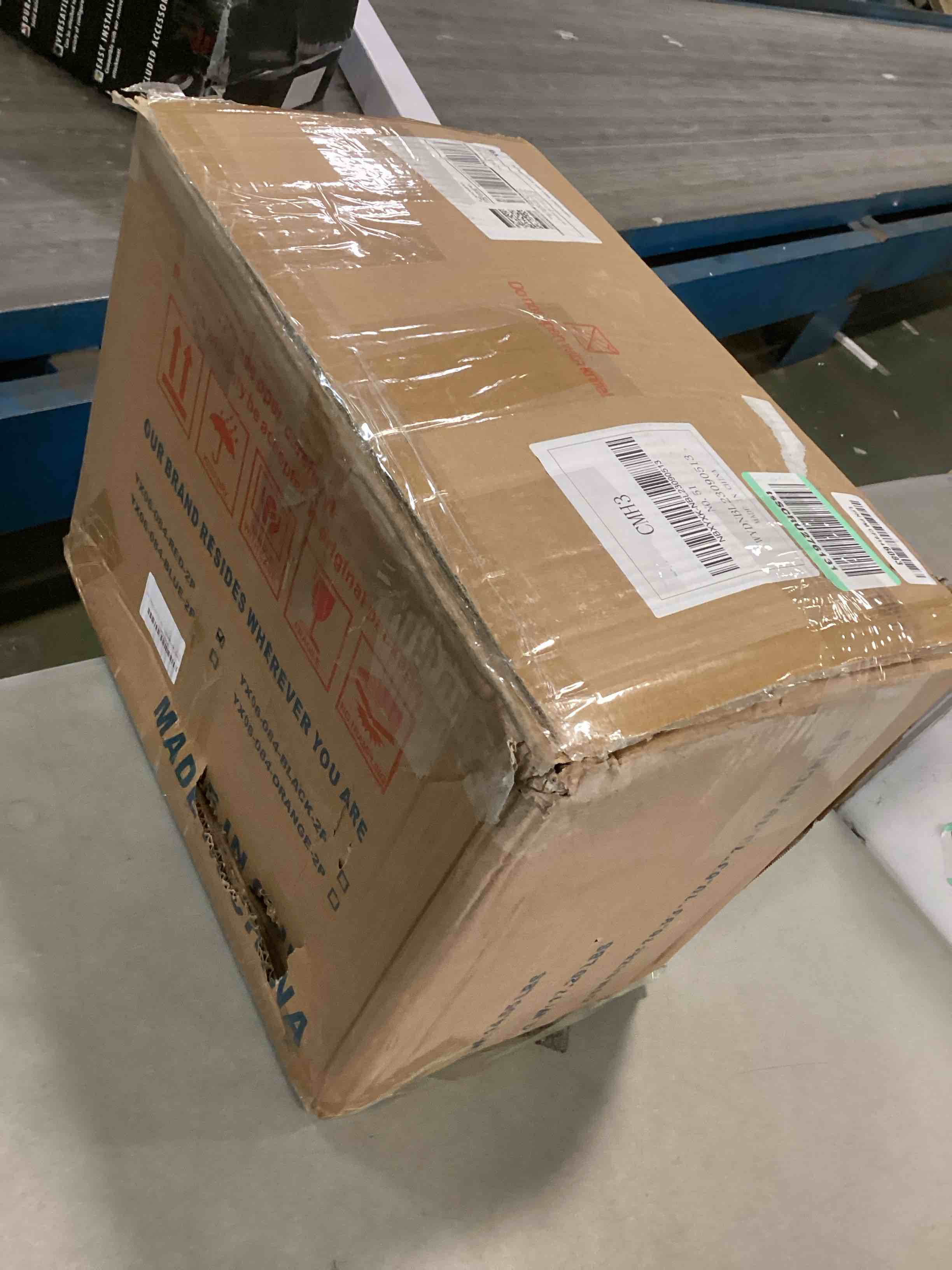https://s3.amazonaws.com/lotting-images-prod/bidfta/BLU5971857_1708968178172.jpeg