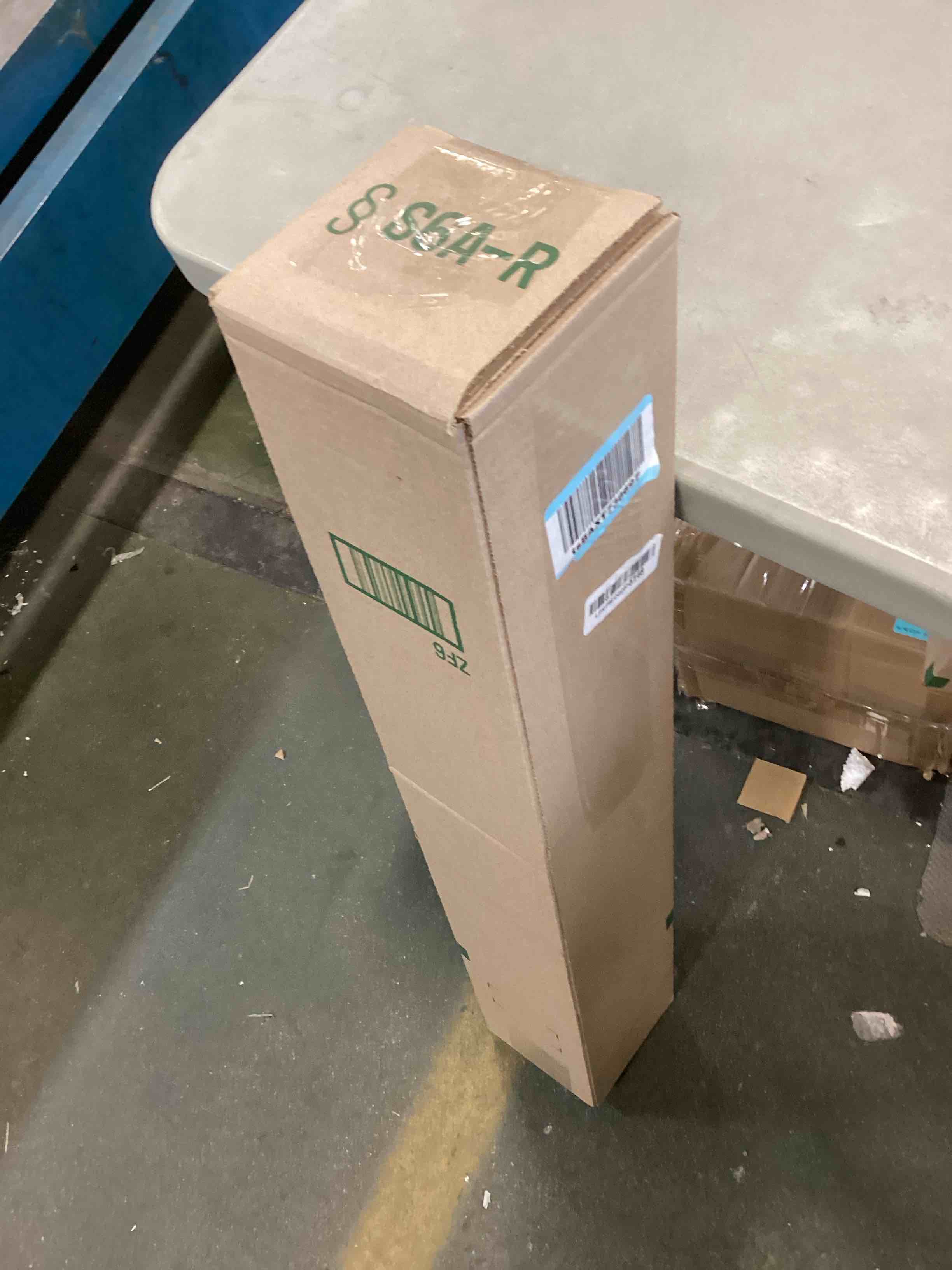 https://s3.amazonaws.com/lotting-images-prod/bidfta/BLU5971860_1708968404361.jpeg