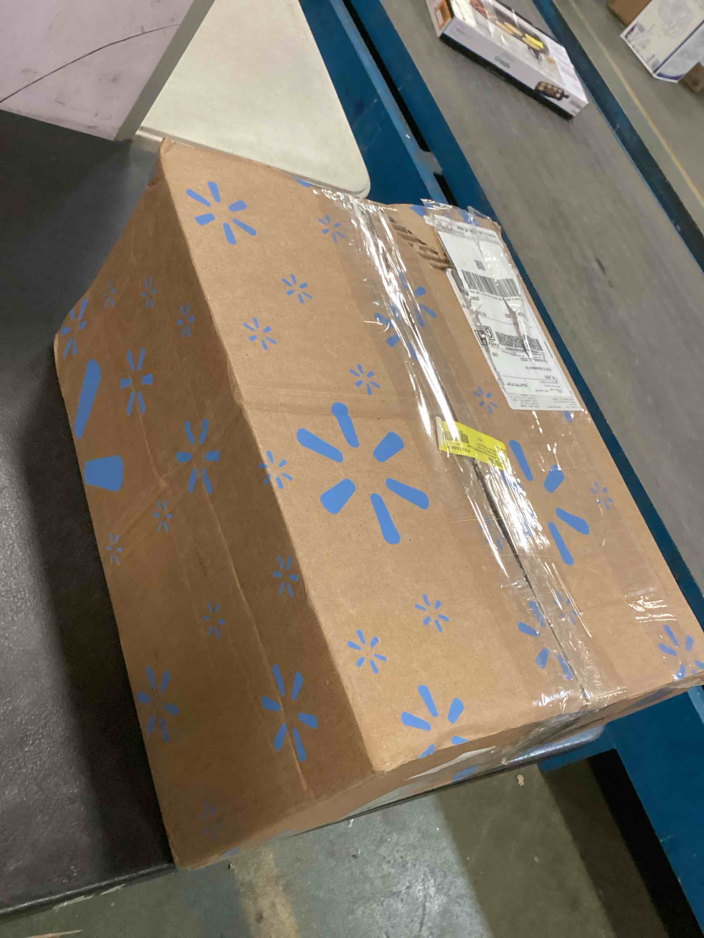 https://s3.amazonaws.com/lotting-images-prod/bidfta/BLU5971903_1709037122132.jpeg