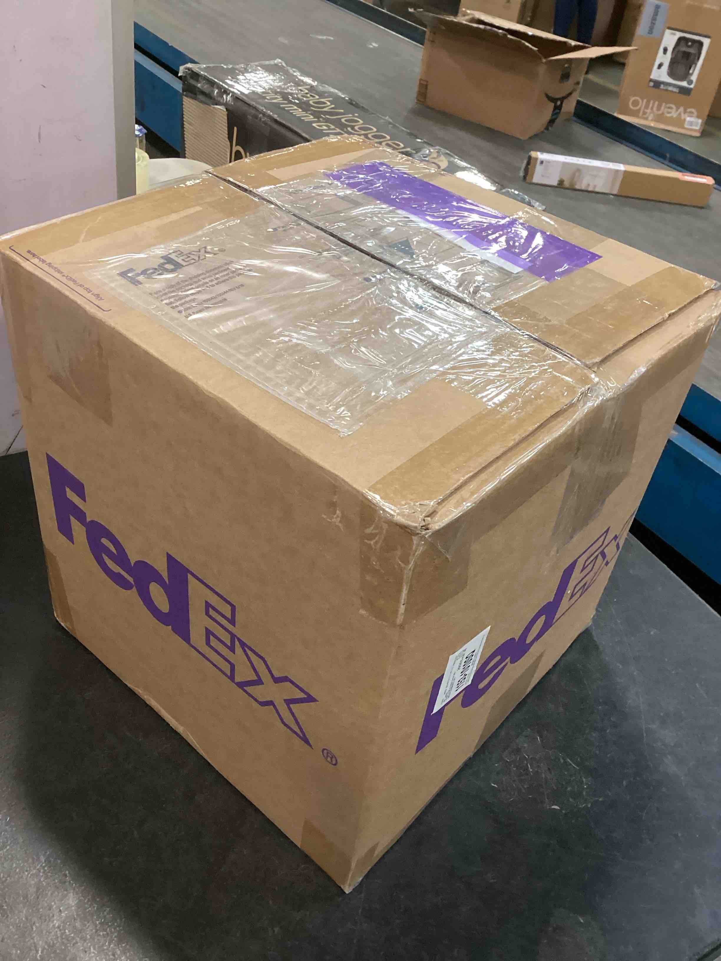https://s3.amazonaws.com/lotting-images-prod/bidfta/BLU5971920_1709039104255.jpeg