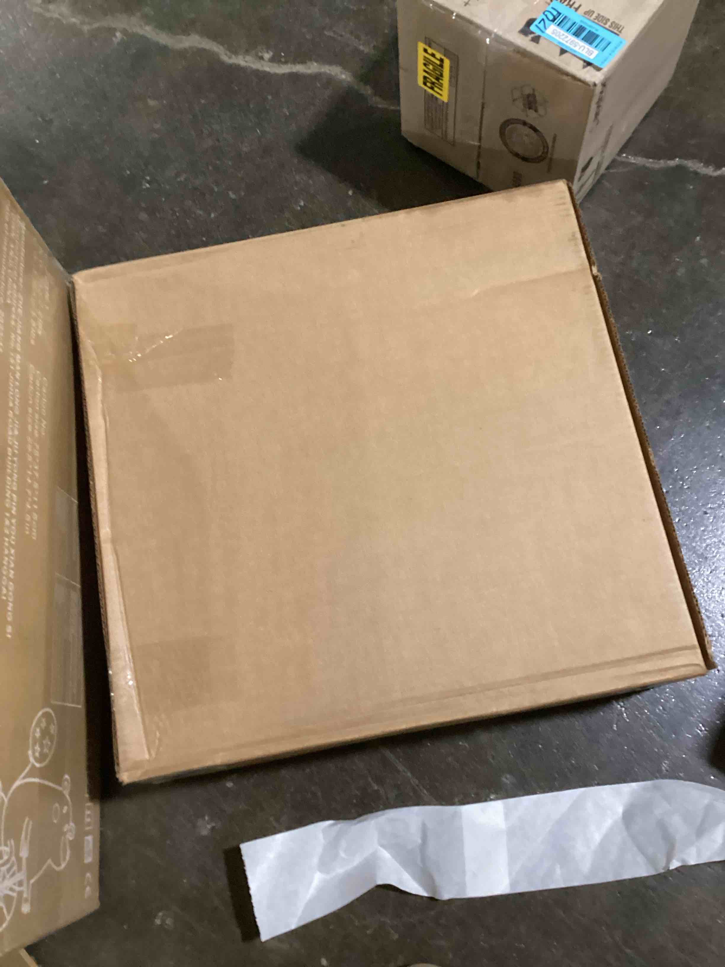 https://s3.amazonaws.com/lotting-images-prod/bidfta/BLU5972197_1709238968962.jpeg