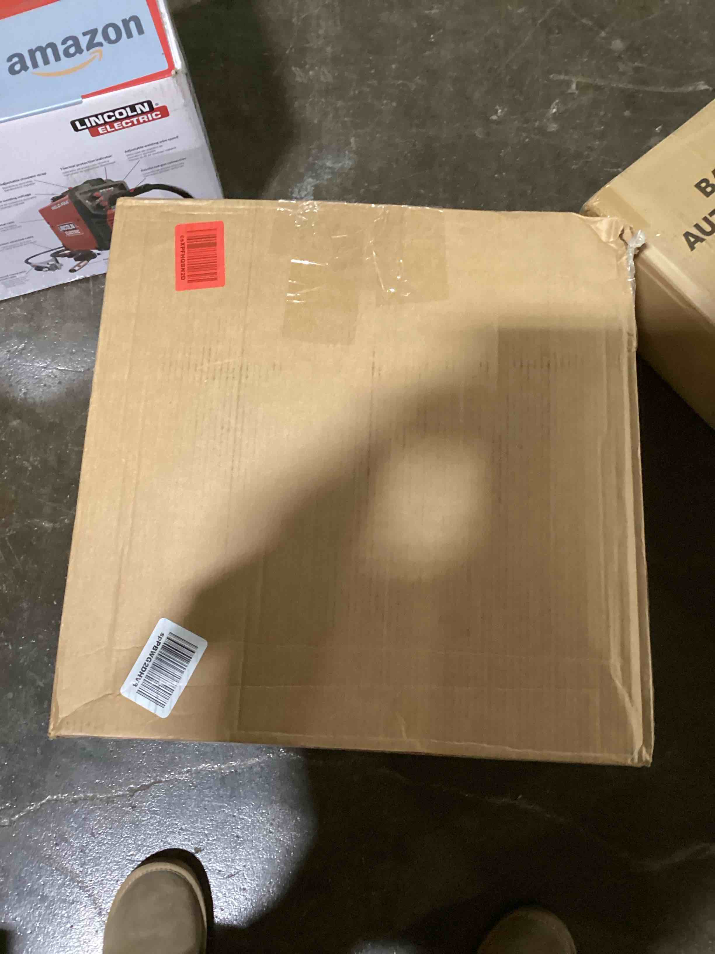 https://s3.amazonaws.com/lotting-images-prod/bidfta/BLU5972208_1709238030503.jpeg