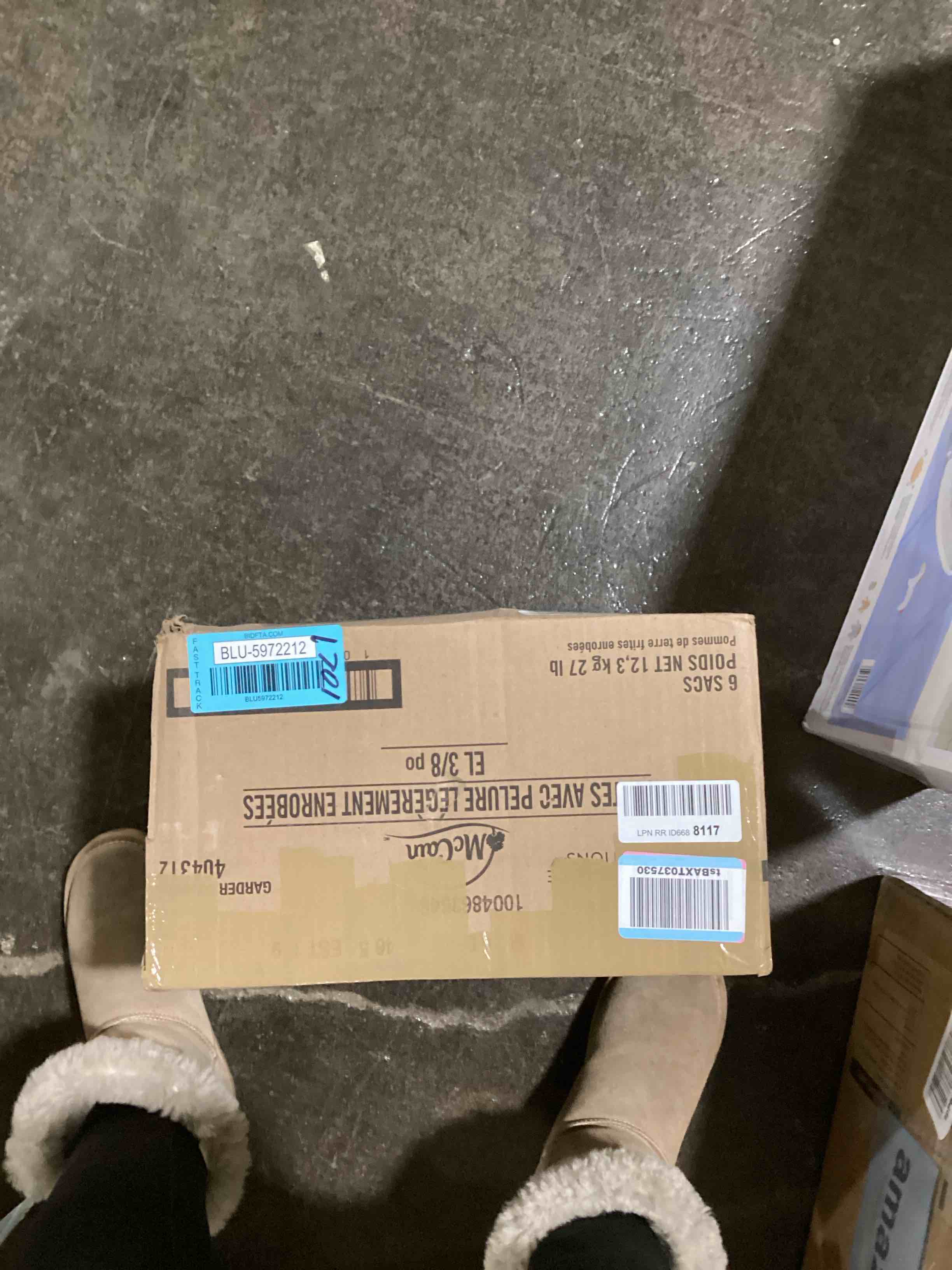 https://s3.amazonaws.com/lotting-images-prod/bidfta/BLU5972212_1709237258144.jpeg