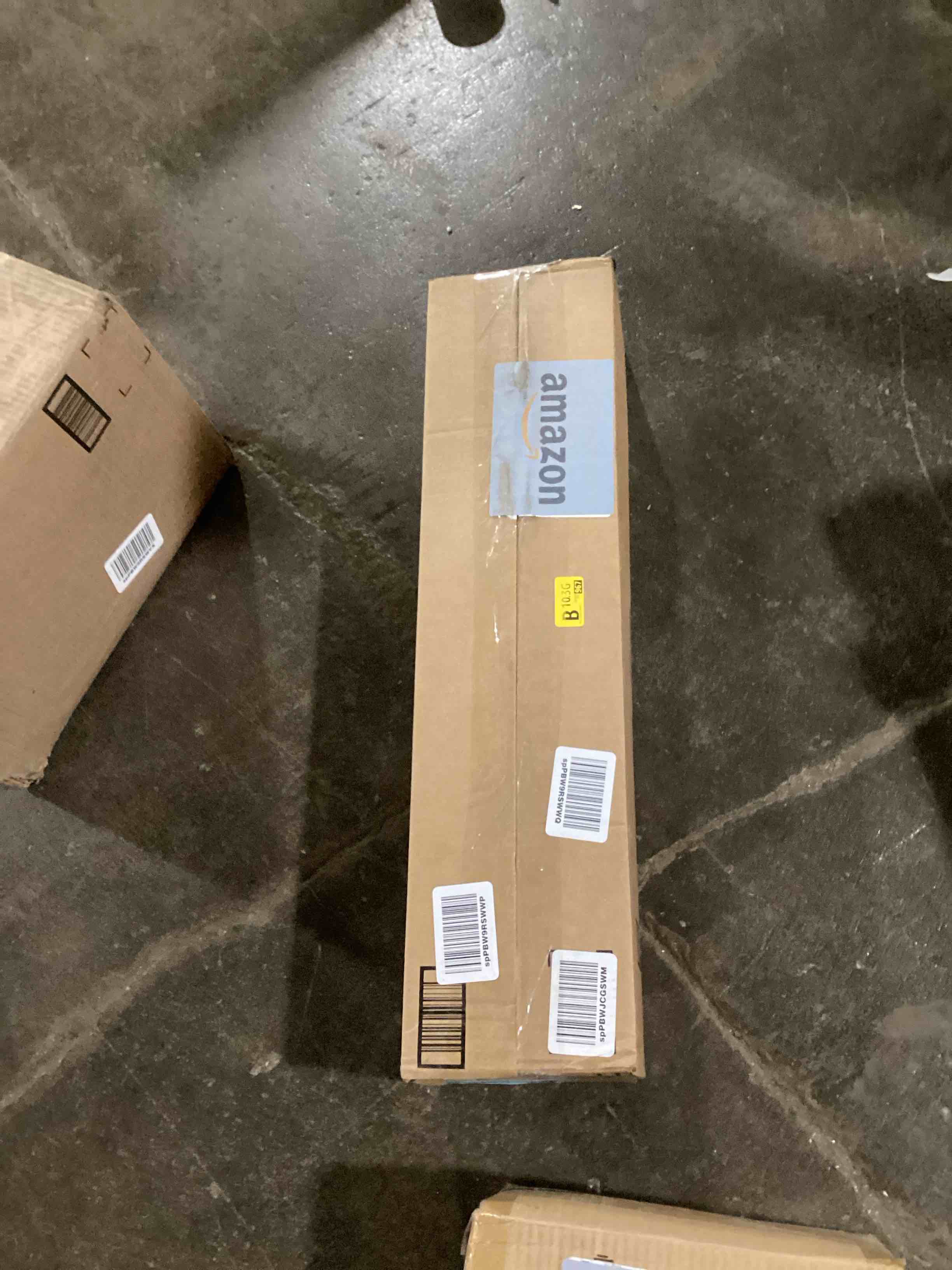 https://s3.amazonaws.com/lotting-images-prod/bidfta/BLU5974201_1709240225296.jpeg