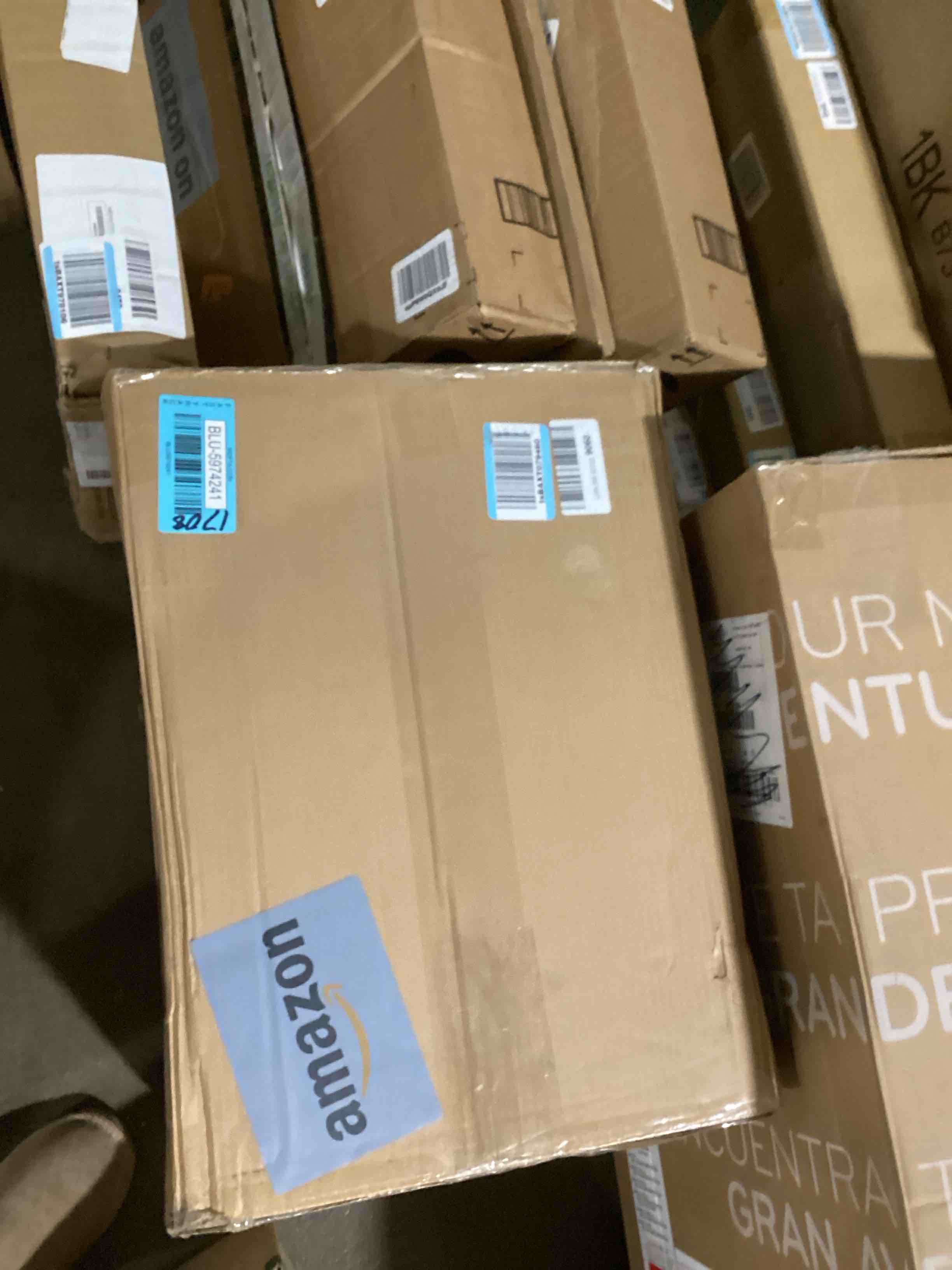https://s3.amazonaws.com/lotting-images-prod/bidfta/BLU5974241_1709243051199.jpeg