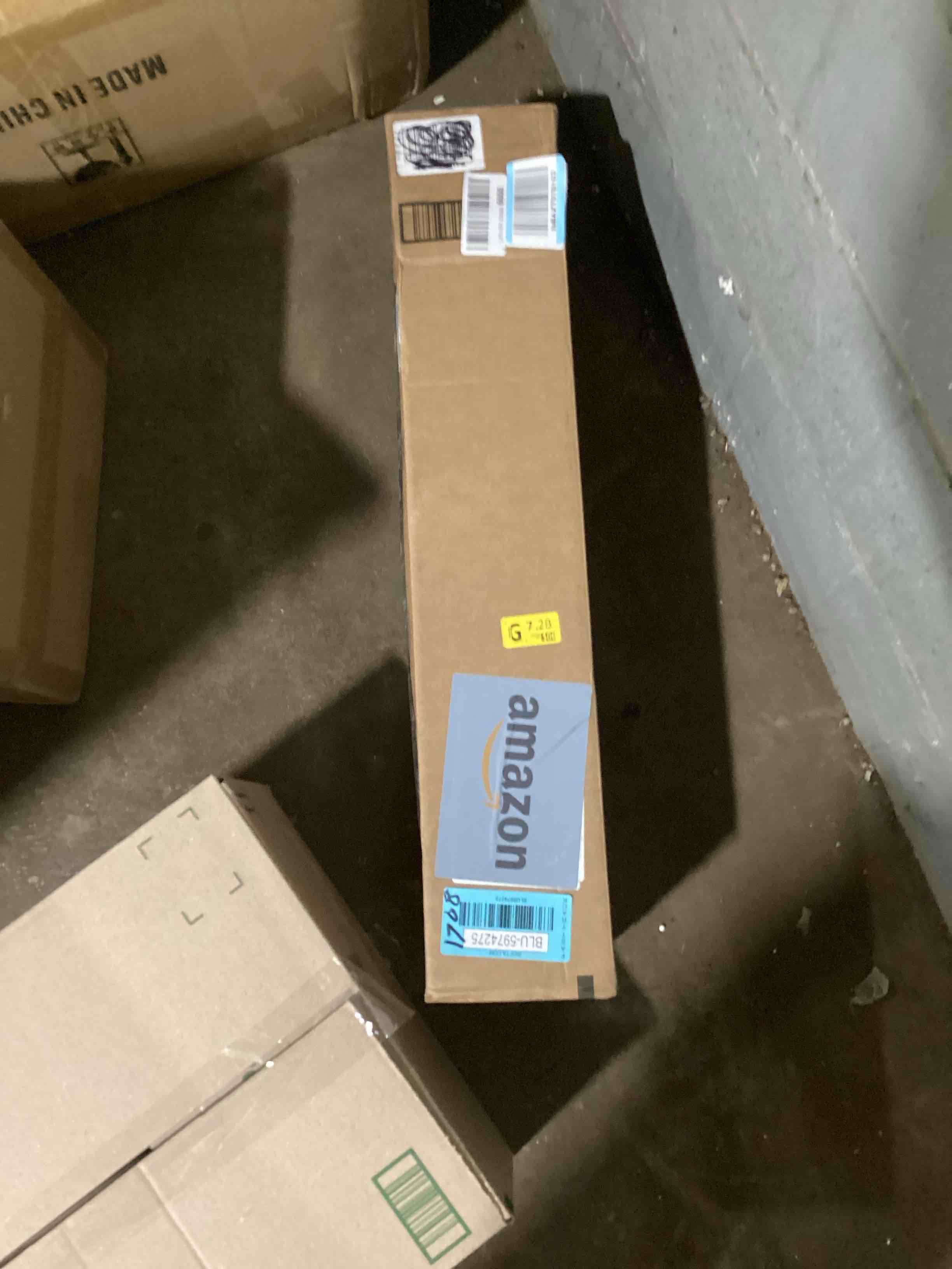 https://s3.amazonaws.com/lotting-images-prod/bidfta/BLU5974275_1709245663225.jpeg