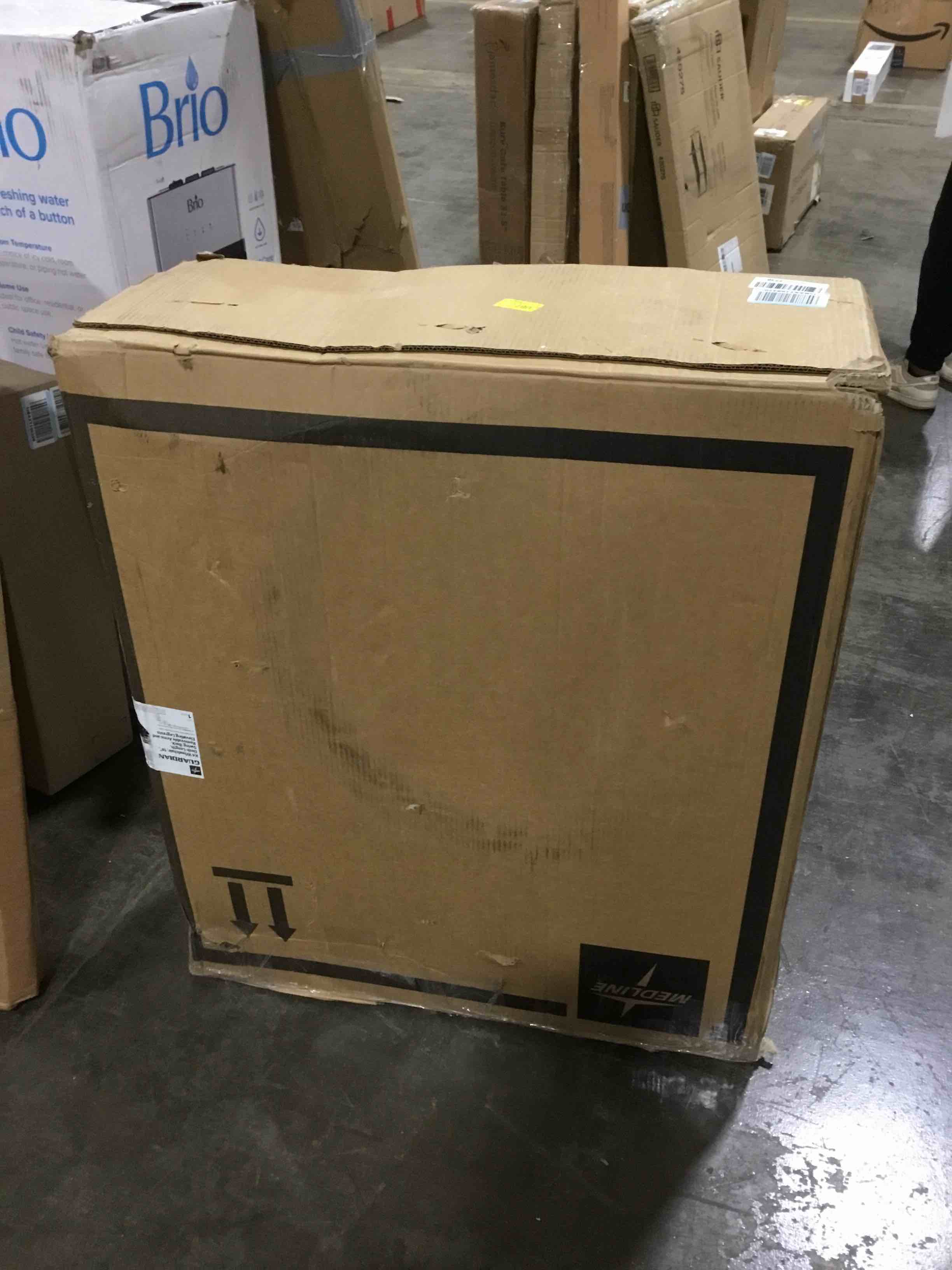 https://s3.amazonaws.com/lotting-images-prod/bidfta/BLU5974765_1709583612030.jpeg