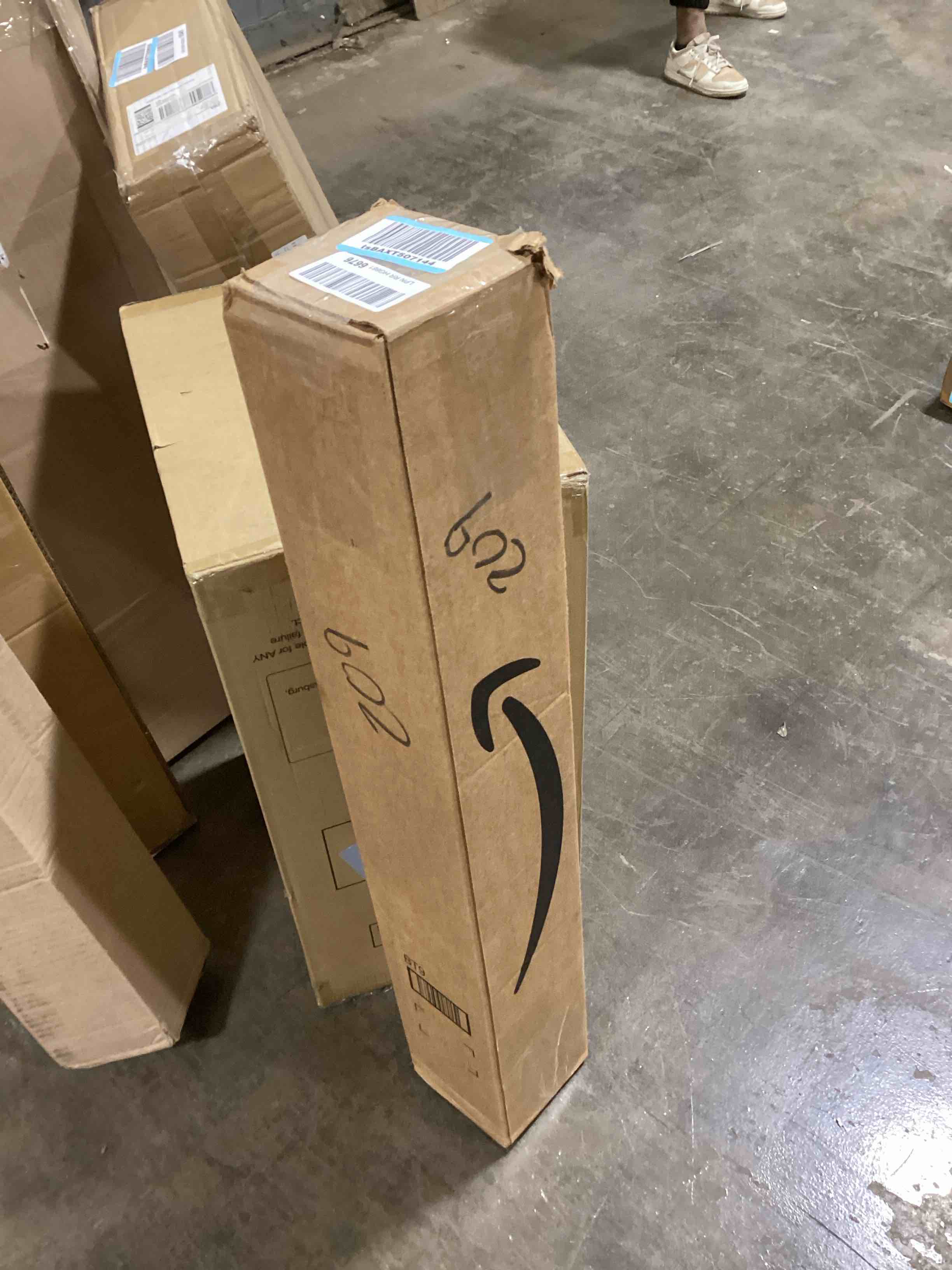 https://s3.amazonaws.com/lotting-images-prod/bidfta/BLU5974812_1709648878169.jpeg