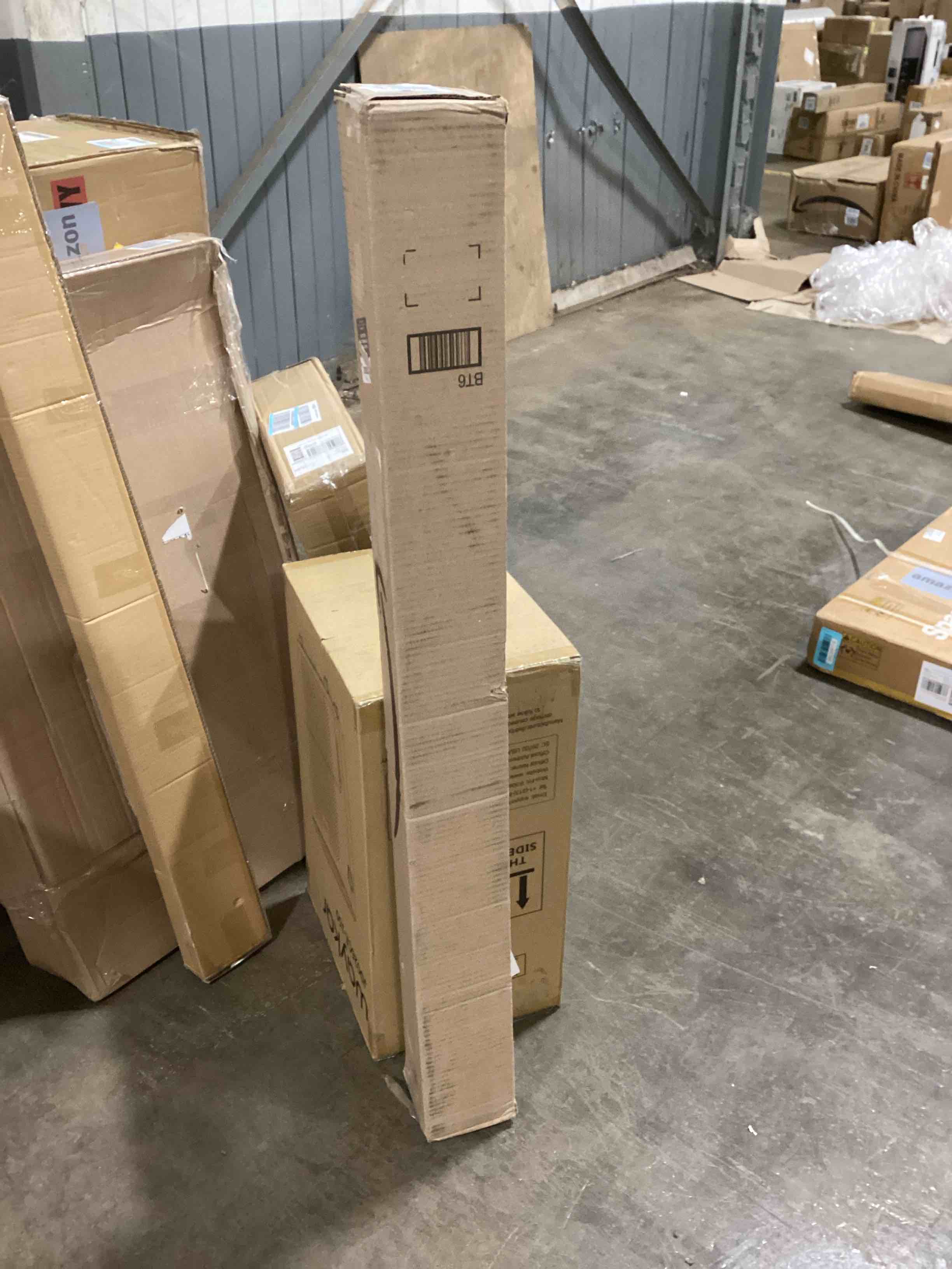 https://s3.amazonaws.com/lotting-images-prod/bidfta/BLU5974813_1709648948304.jpeg