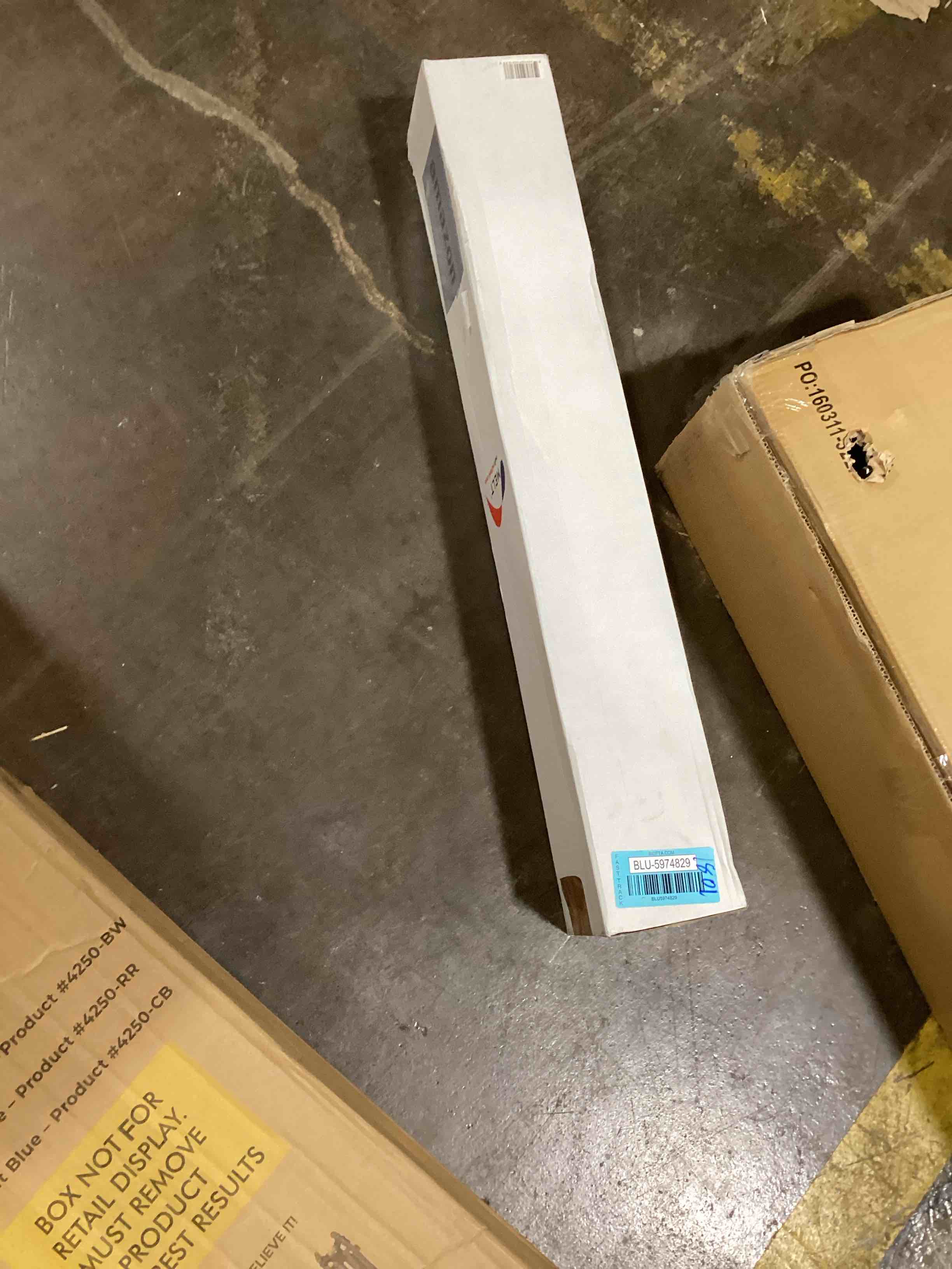 https://s3.amazonaws.com/lotting-images-prod/bidfta/BLU5974829_1709585531323.jpeg