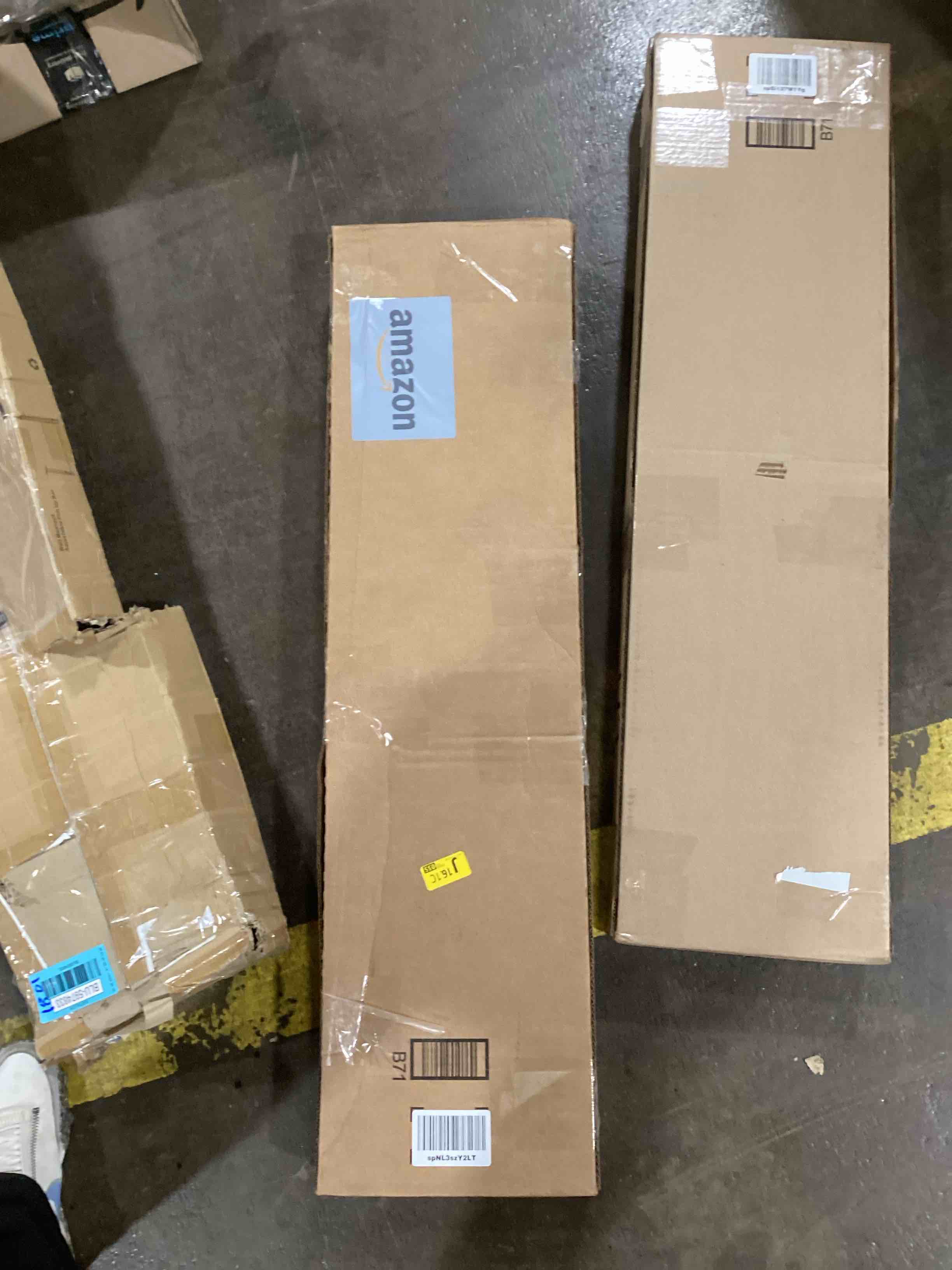 https://s3.amazonaws.com/lotting-images-prod/bidfta/BLU5974834_1709586703902.jpeg