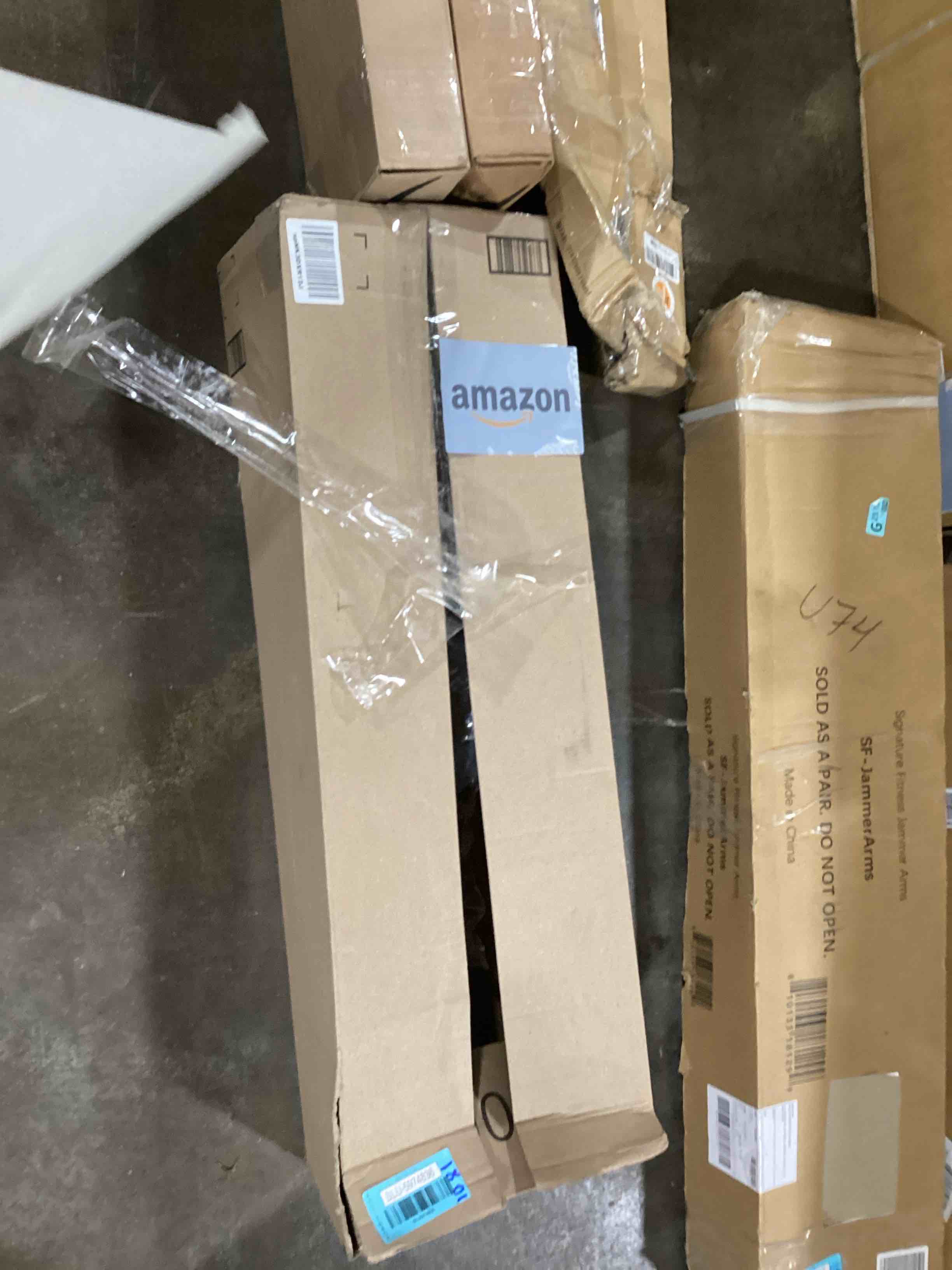 https://s3.amazonaws.com/lotting-images-prod/bidfta/BLU5974836_1709586561861.jpeg