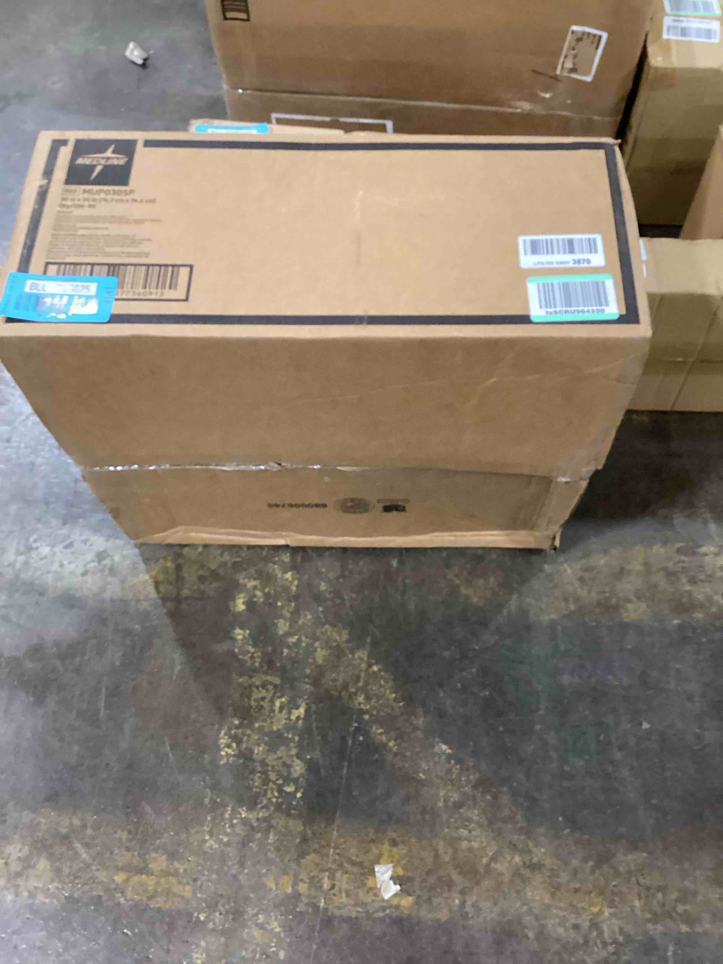 https://s3.amazonaws.com/lotting-images-prod/bidfta/BLU5976825_1708715360172.jpeg