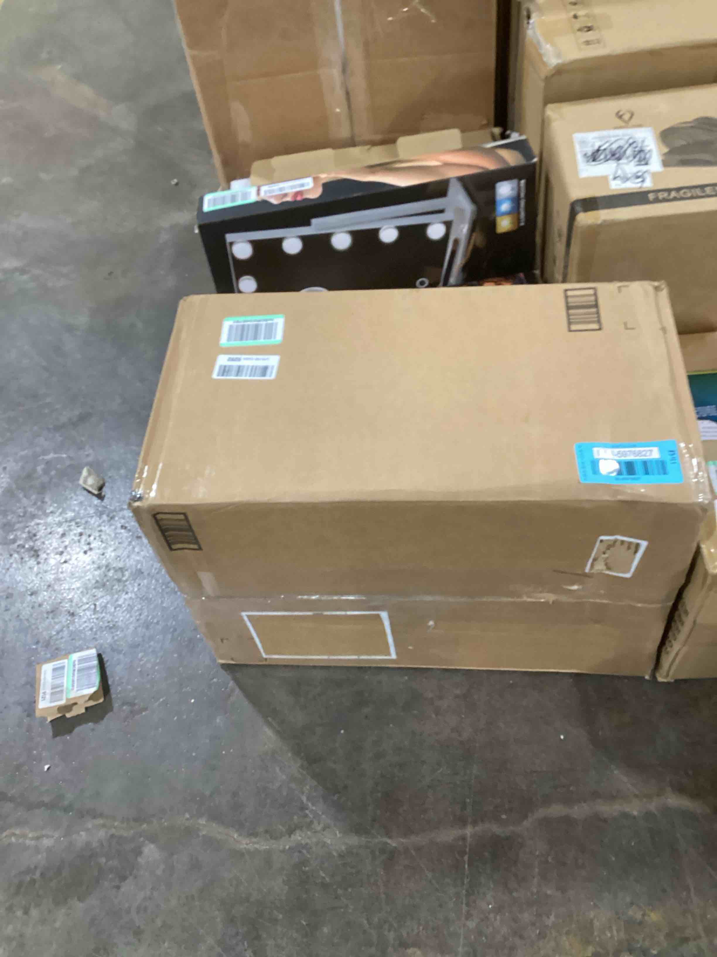 https://s3.amazonaws.com/lotting-images-prod/bidfta/BLU5976827_1708715525483.jpeg