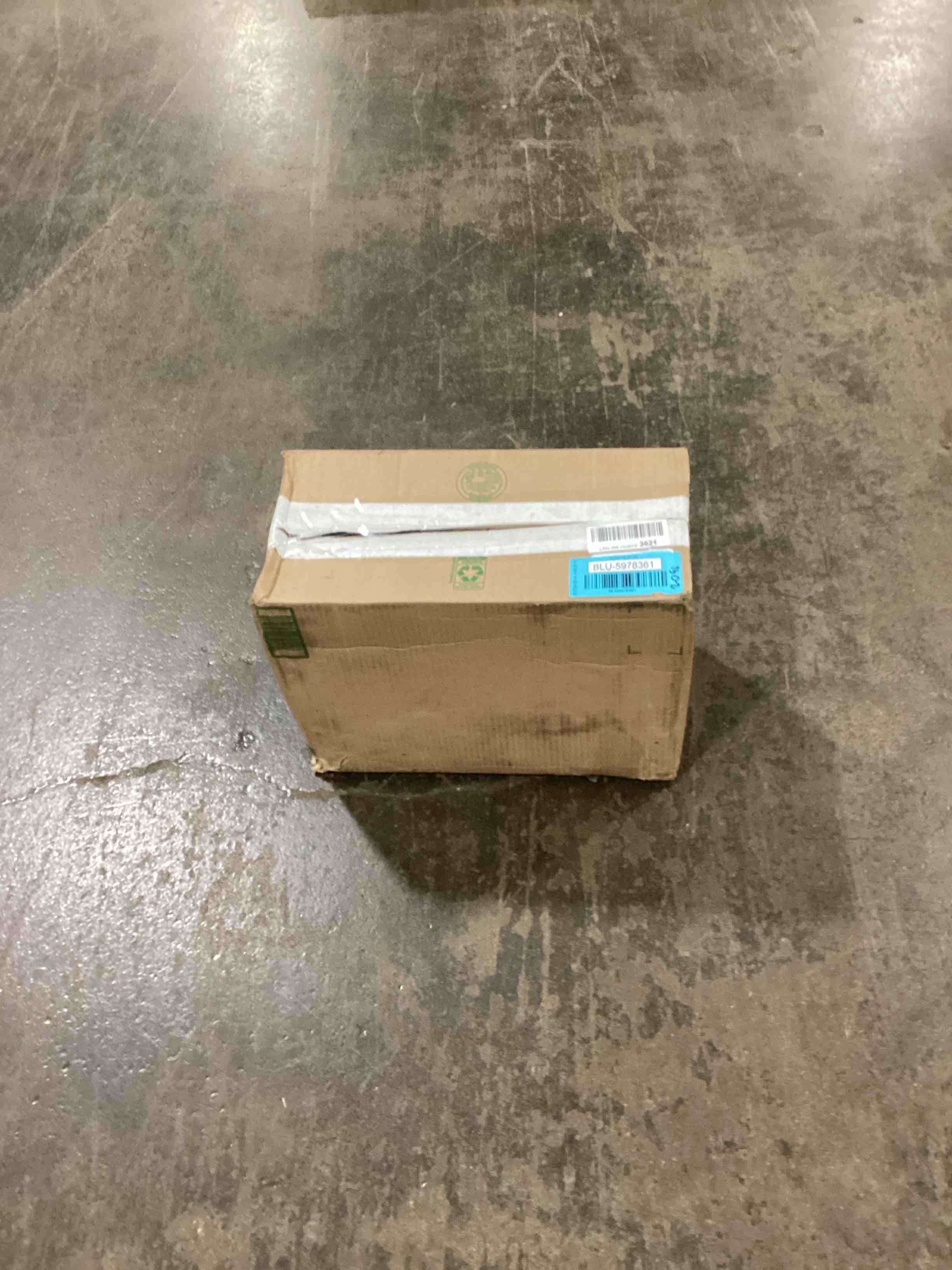 https://s3.amazonaws.com/lotting-images-prod/bidfta/BLU5978361_1710767161043.jpeg