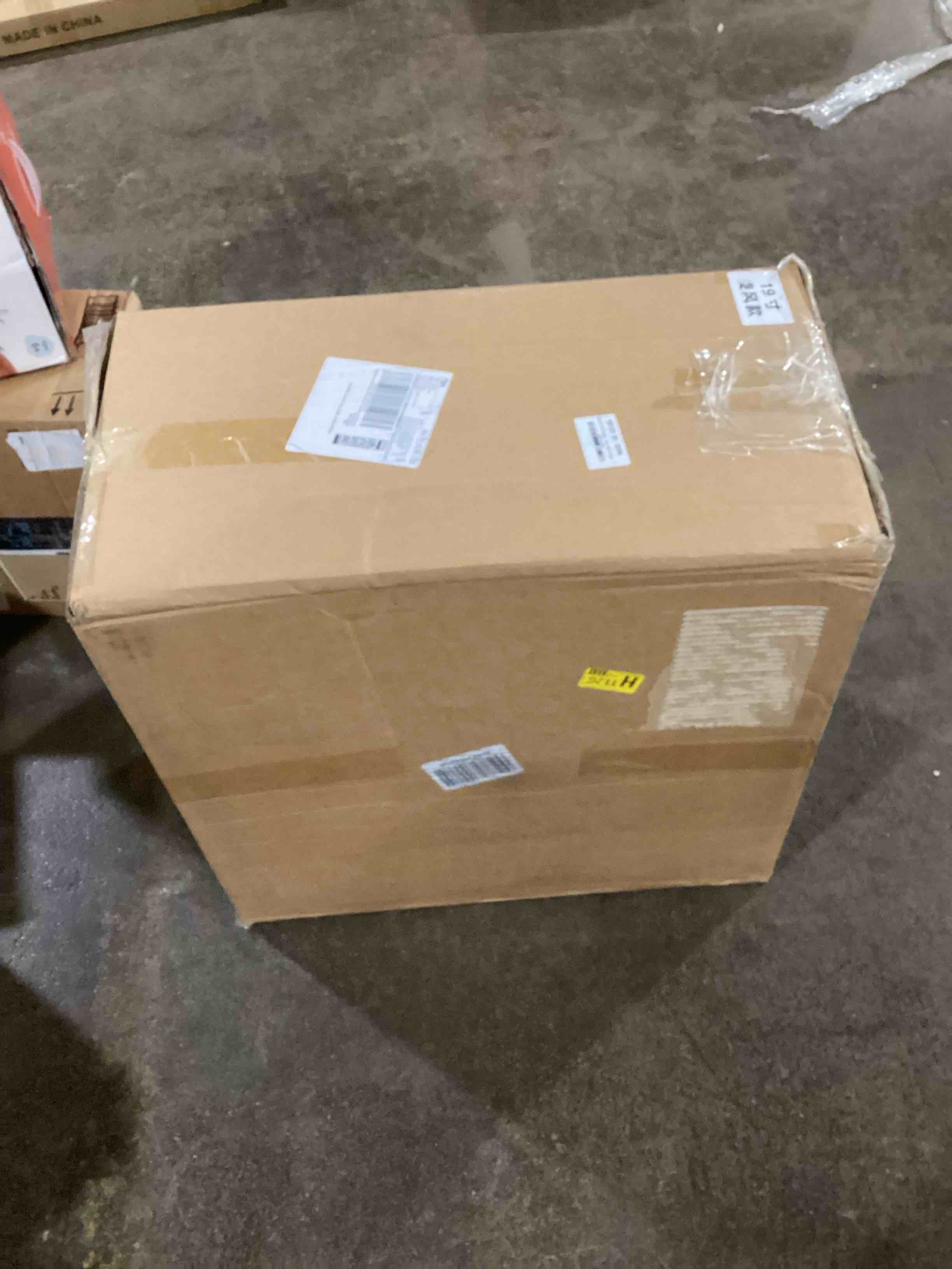 https://s3.amazonaws.com/lotting-images-prod/bidfta/BLU5978655_1710963145531.jpeg