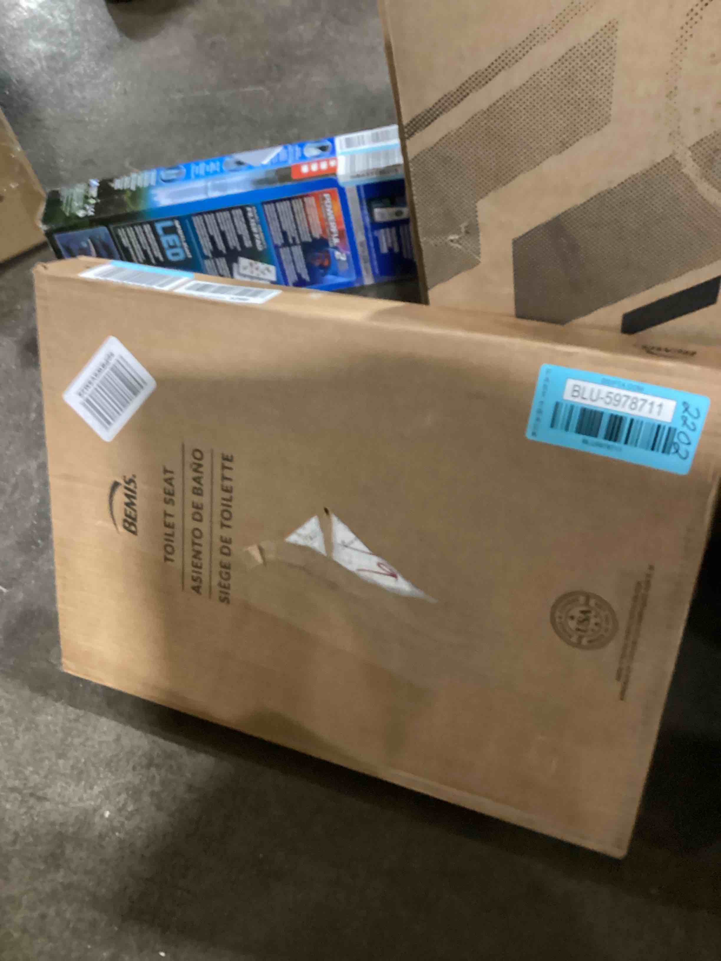https://s3.amazonaws.com/lotting-images-prod/bidfta/BLU5978711_1710965955868.jpeg