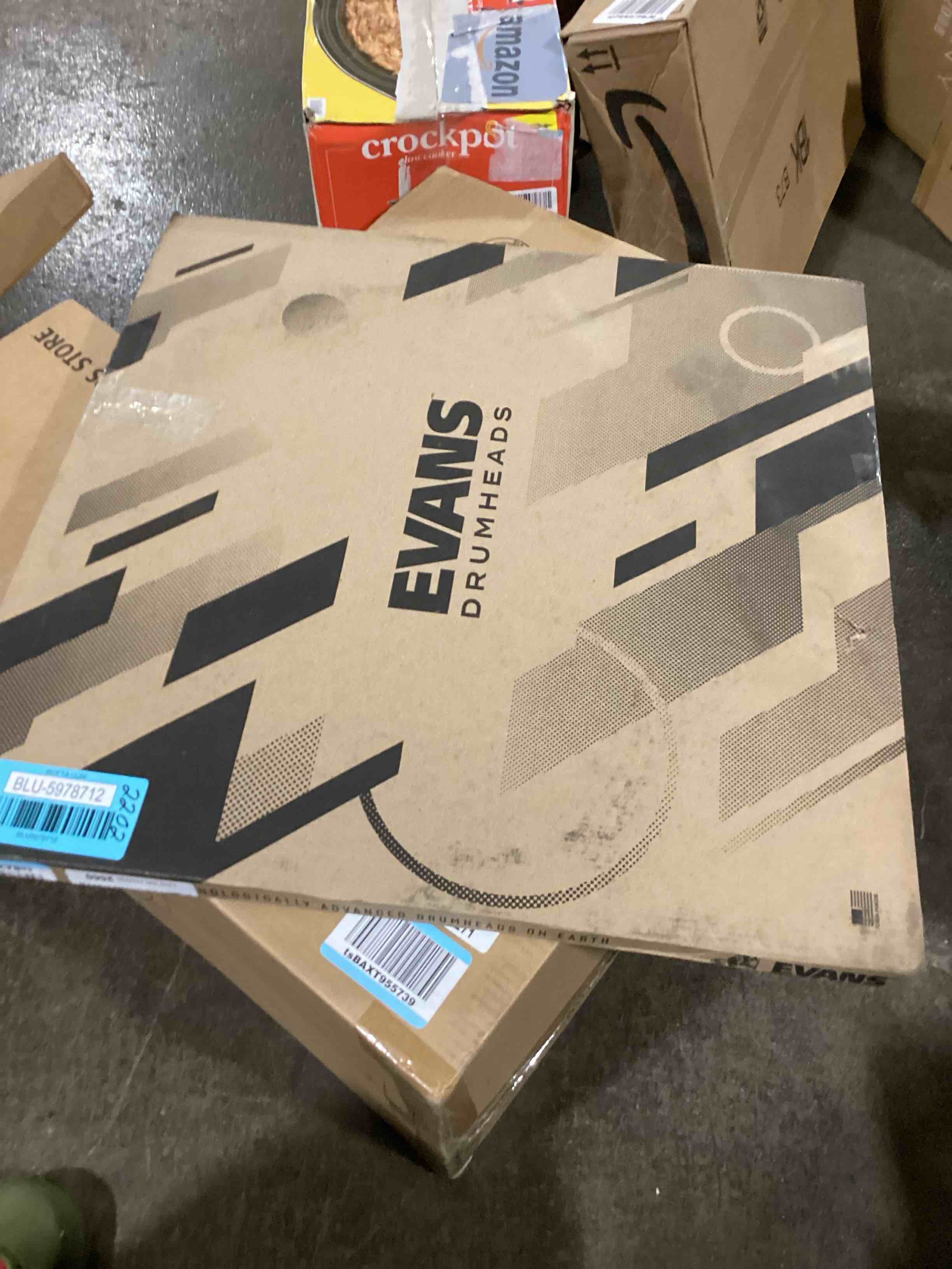 https://s3.amazonaws.com/lotting-images-prod/bidfta/BLU5978712_1710966190686.jpeg