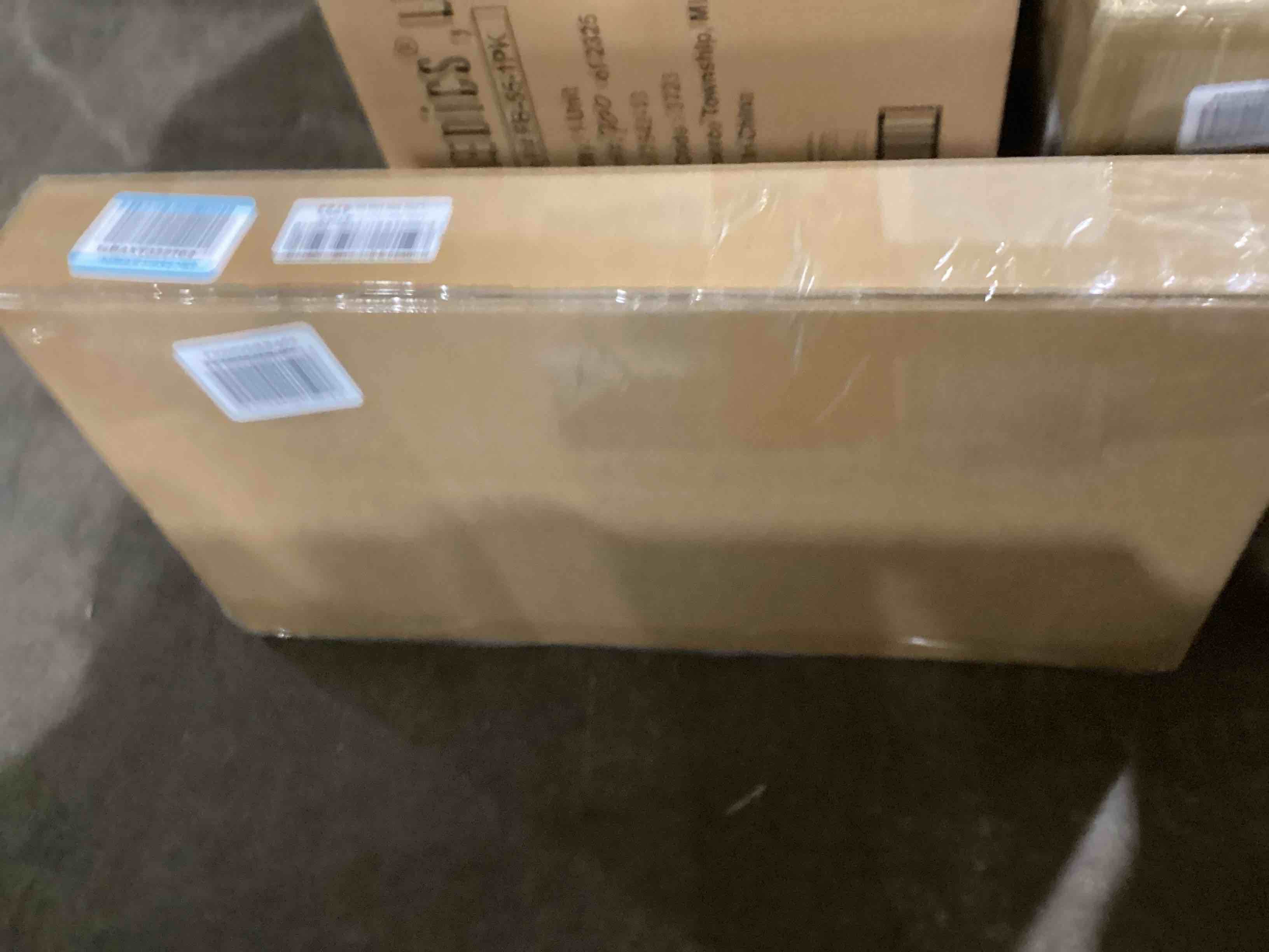 https://s3.amazonaws.com/lotting-images-prod/bidfta/BLU5979749_1707425390505.jpeg