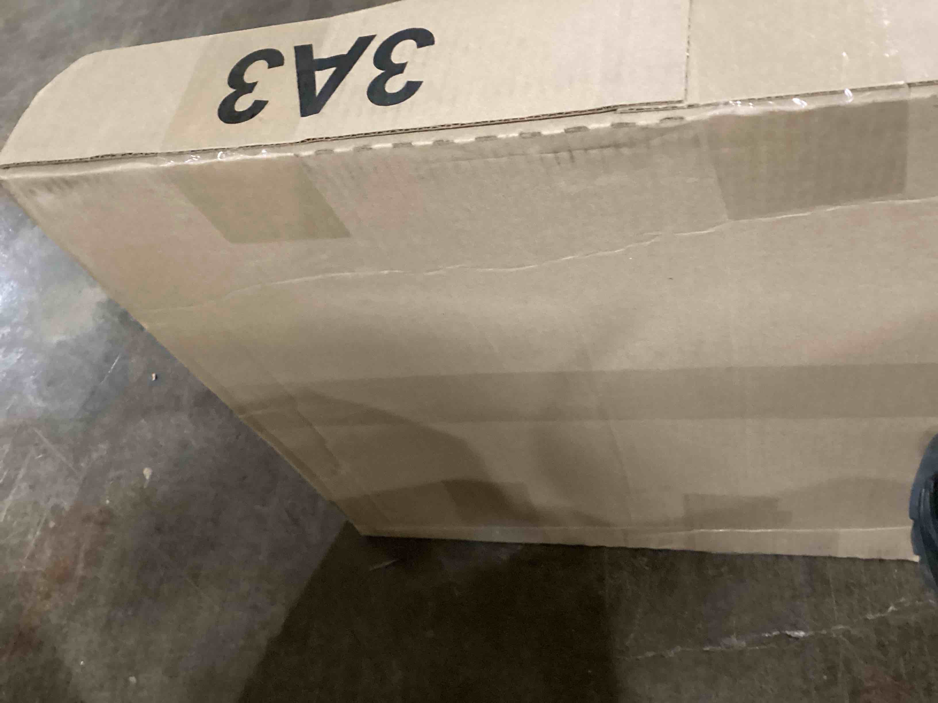 https://s3.amazonaws.com/lotting-images-prod/bidfta/BLU5979770_1707423339995.jpeg