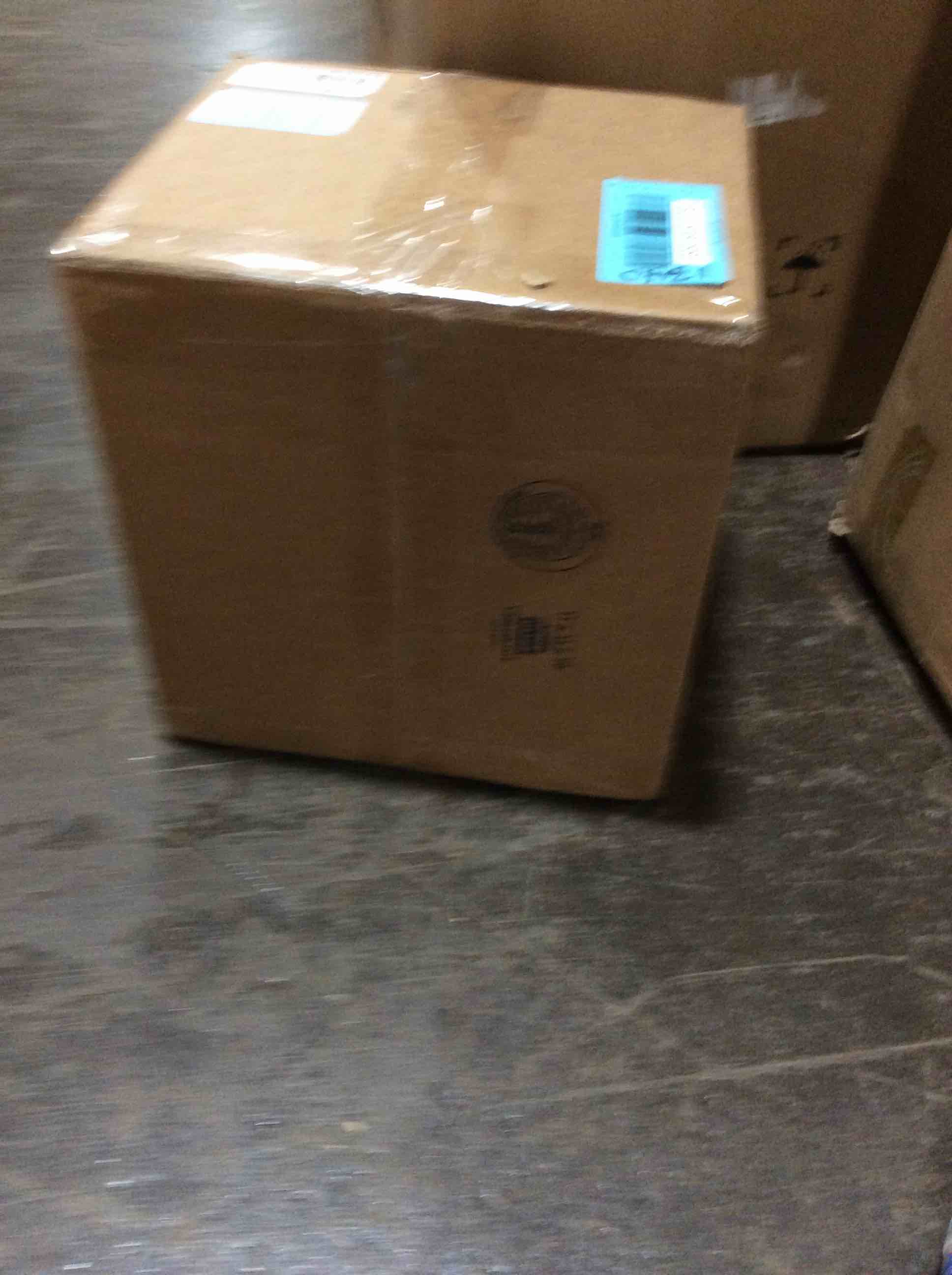 https://s3.amazonaws.com/lotting-images-prod/bidfta/BLU5980858_1708032291083.jpeg