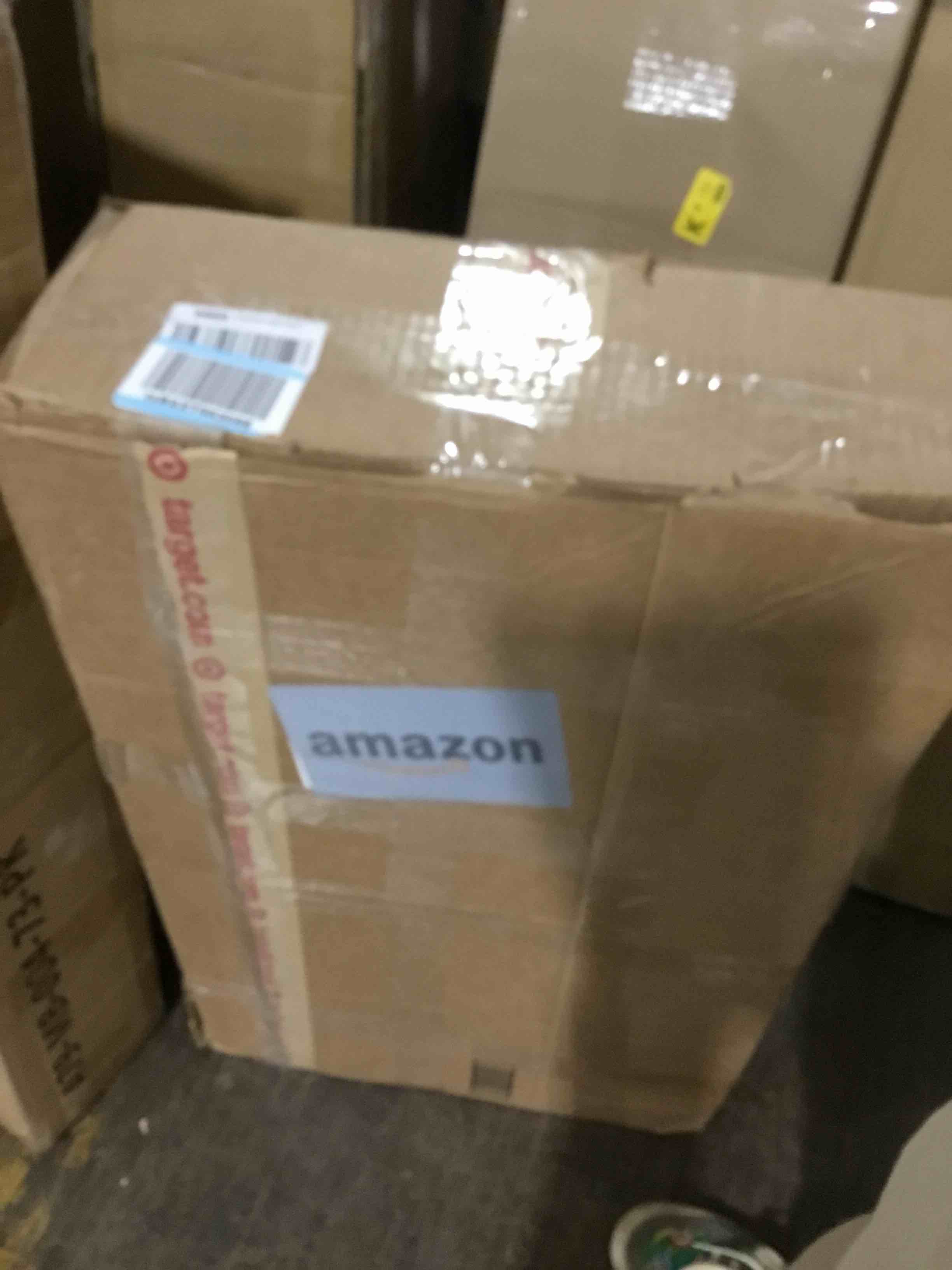https://s3.amazonaws.com/lotting-images-prod/bidfta/BLU5981837_1708964731103.jpeg