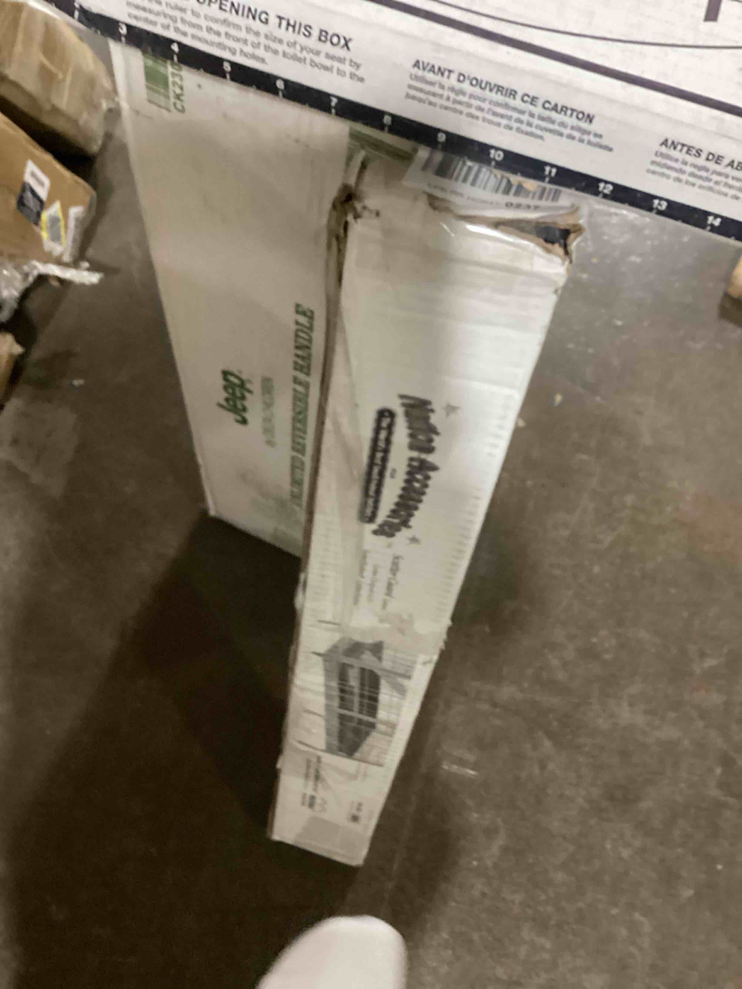 https://s3.amazonaws.com/lotting-images-prod/bidfta/BLU5981941_1709050649442.jpeg