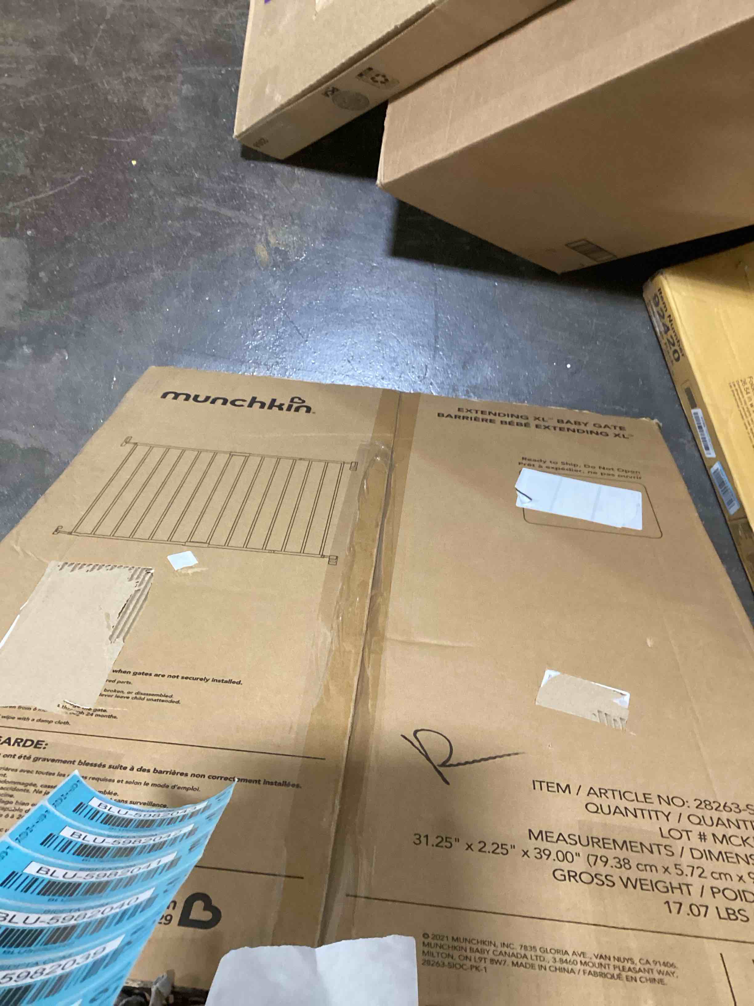 https://s3.amazonaws.com/lotting-images-prod/bidfta/BLU5982034_1709138306878.jpeg
