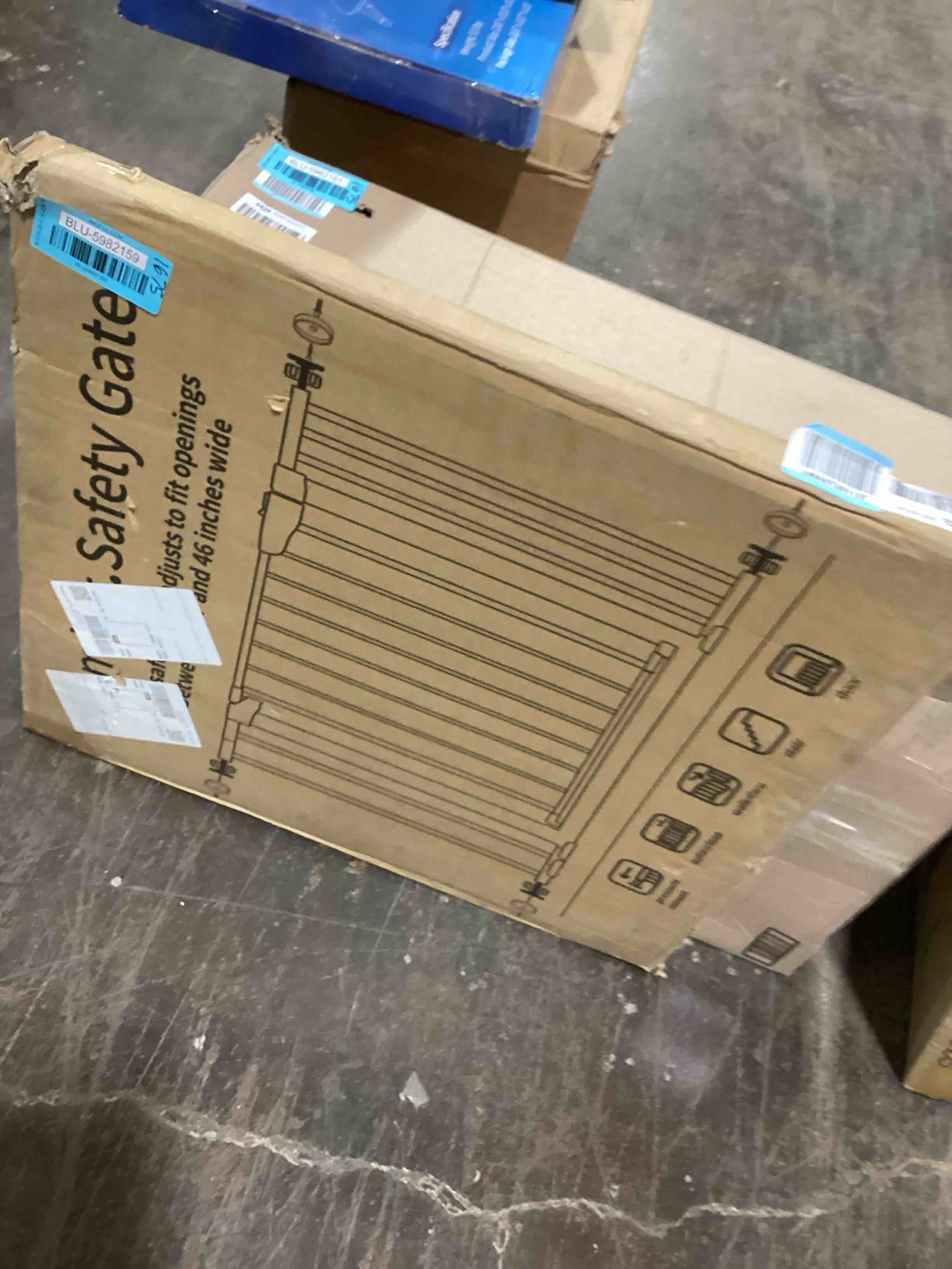 https://s3.amazonaws.com/lotting-images-prod/bidfta/BLU5982159_1709222582682.jpeg