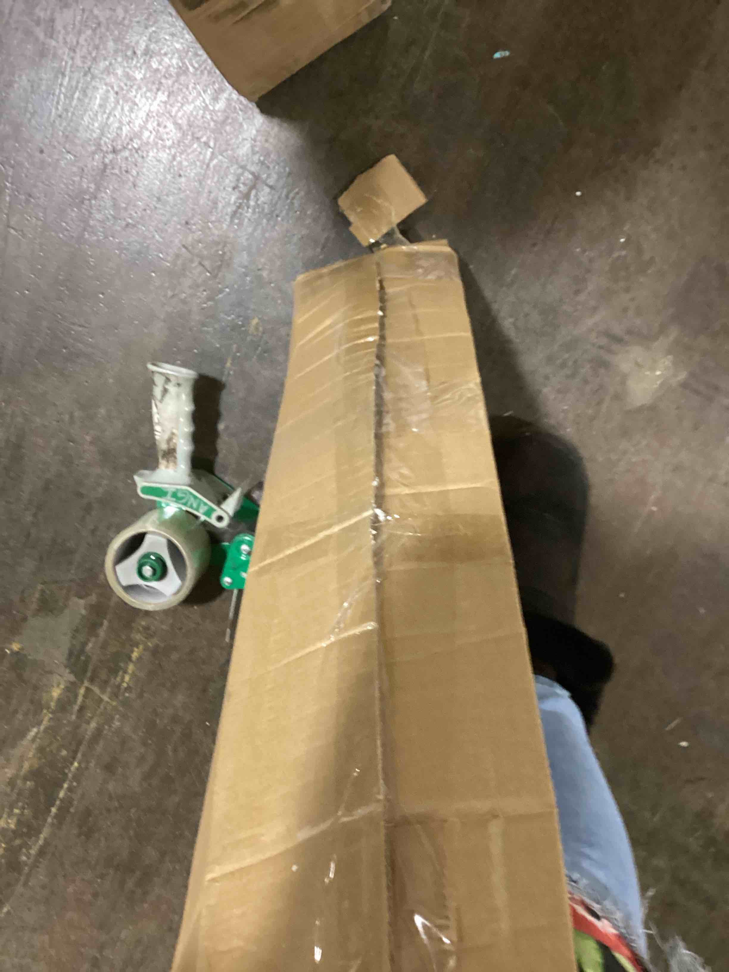 https://s3.amazonaws.com/lotting-images-prod/bidfta/BLU5982800_1707945023290.jpeg