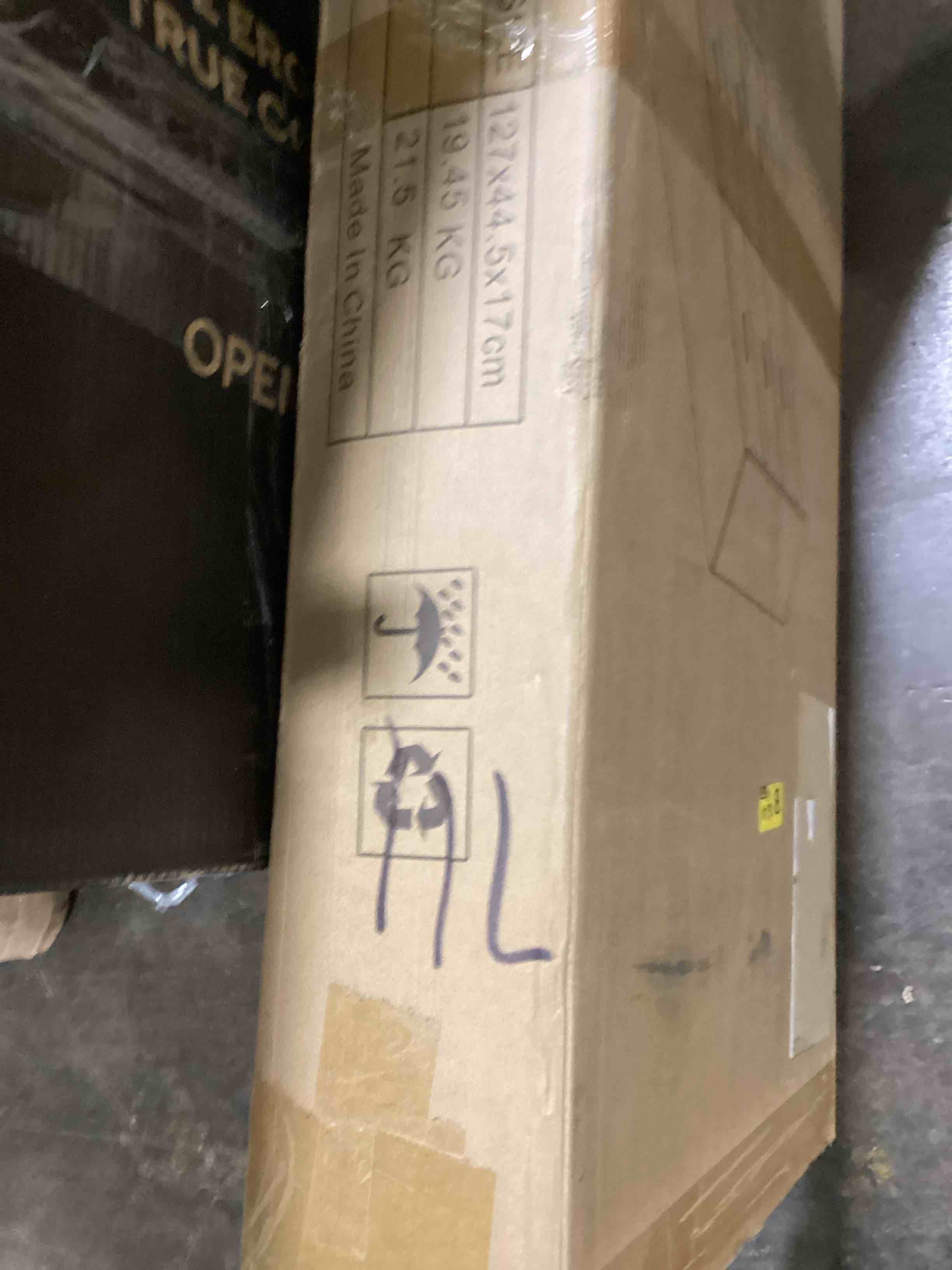 https://s3.amazonaws.com/lotting-images-prod/bidfta/BLU5982819_1707942779521.jpeg