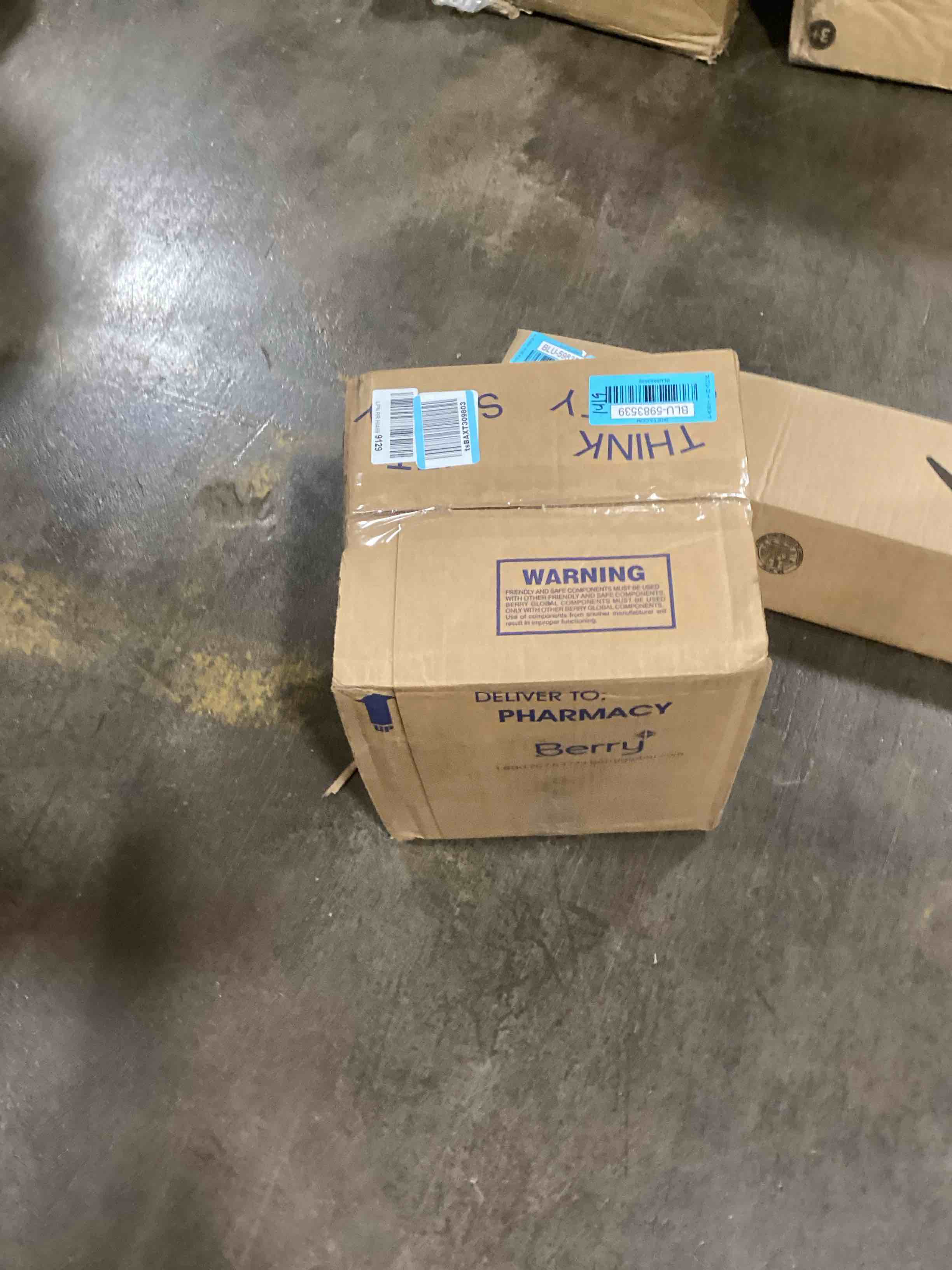 https://s3.amazonaws.com/lotting-images-prod/bidfta/BLU5983539_1708373537158.jpeg
