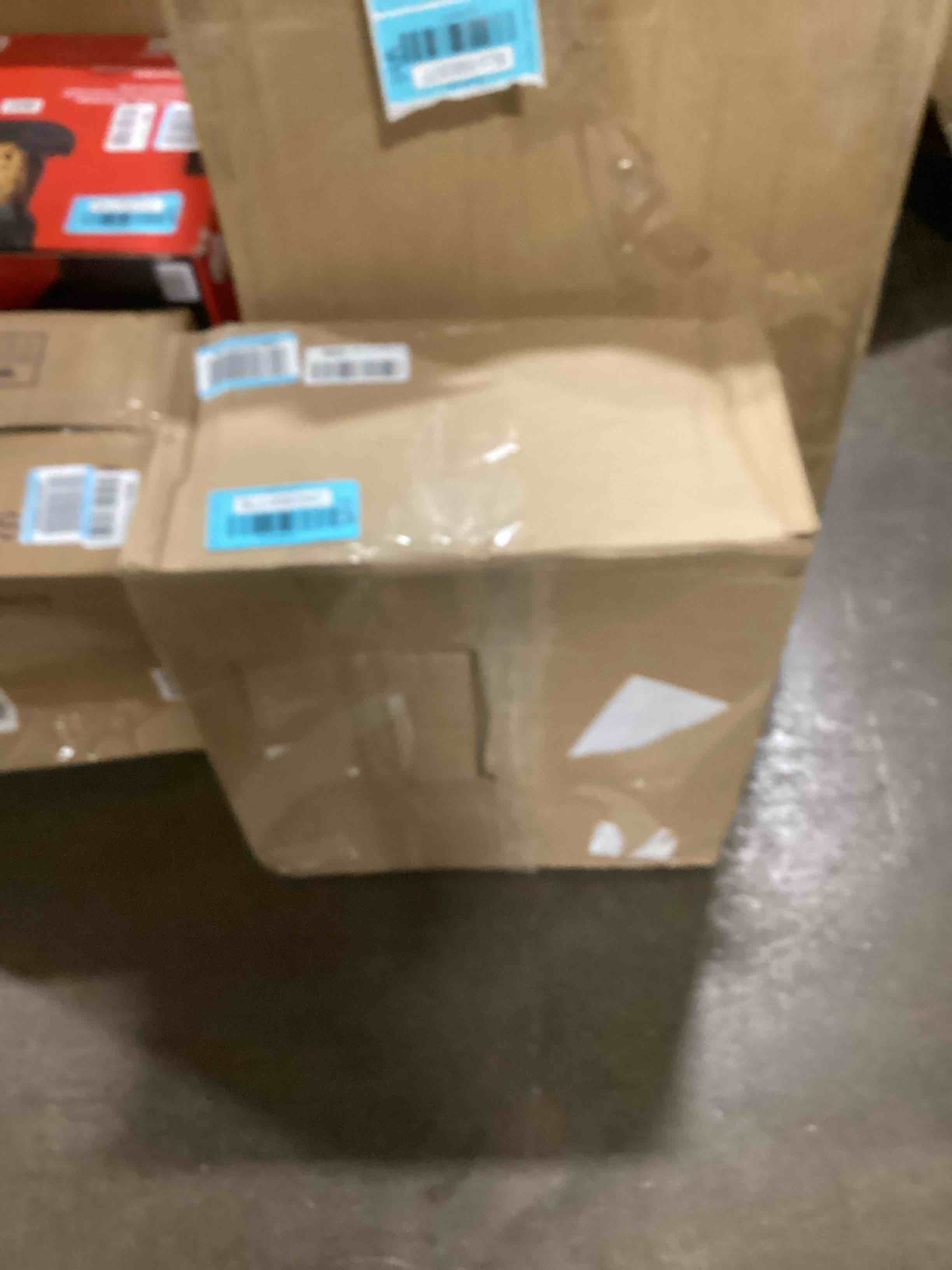 https://s3.amazonaws.com/lotting-images-prod/bidfta/BLU5983541_1708372942357.jpeg